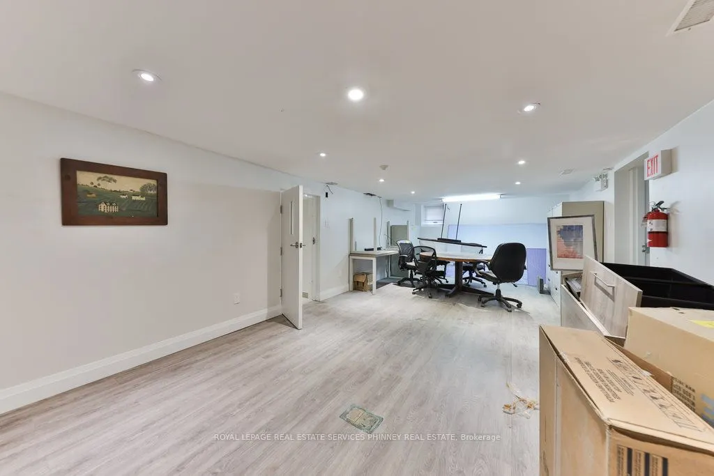 15 Mississauga Road S
