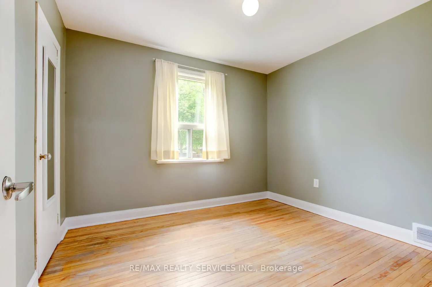 29 Woodward Avenue