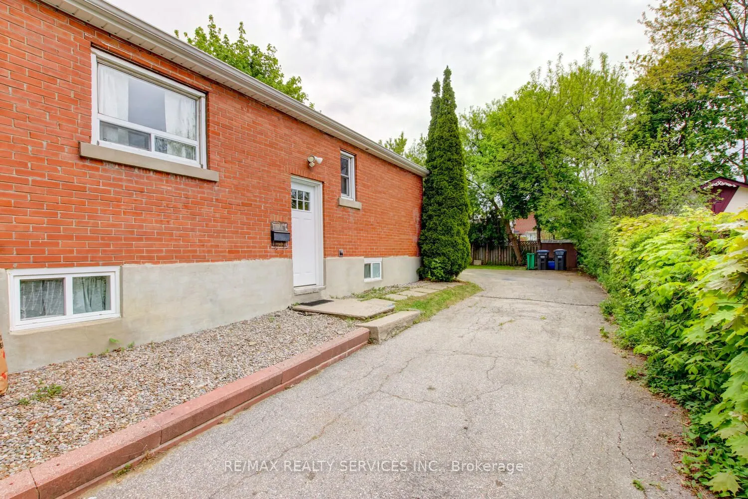 29 Woodward Avenue