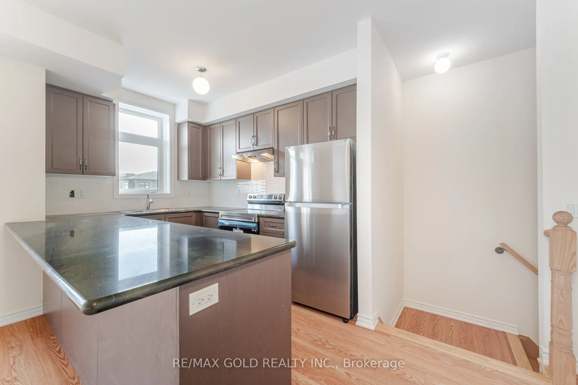 10 Halliford Place, #313