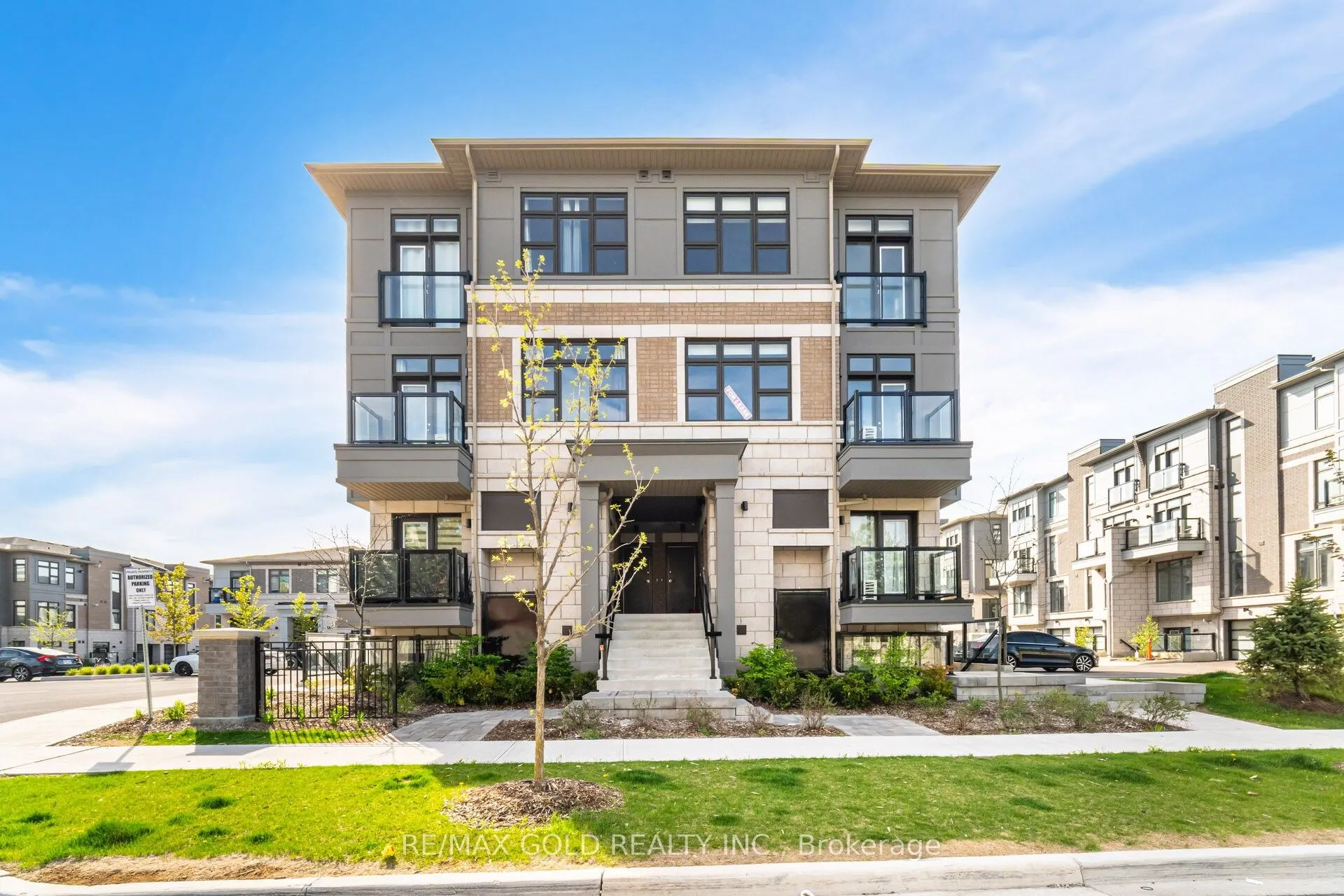 10 Halliford Place, #313