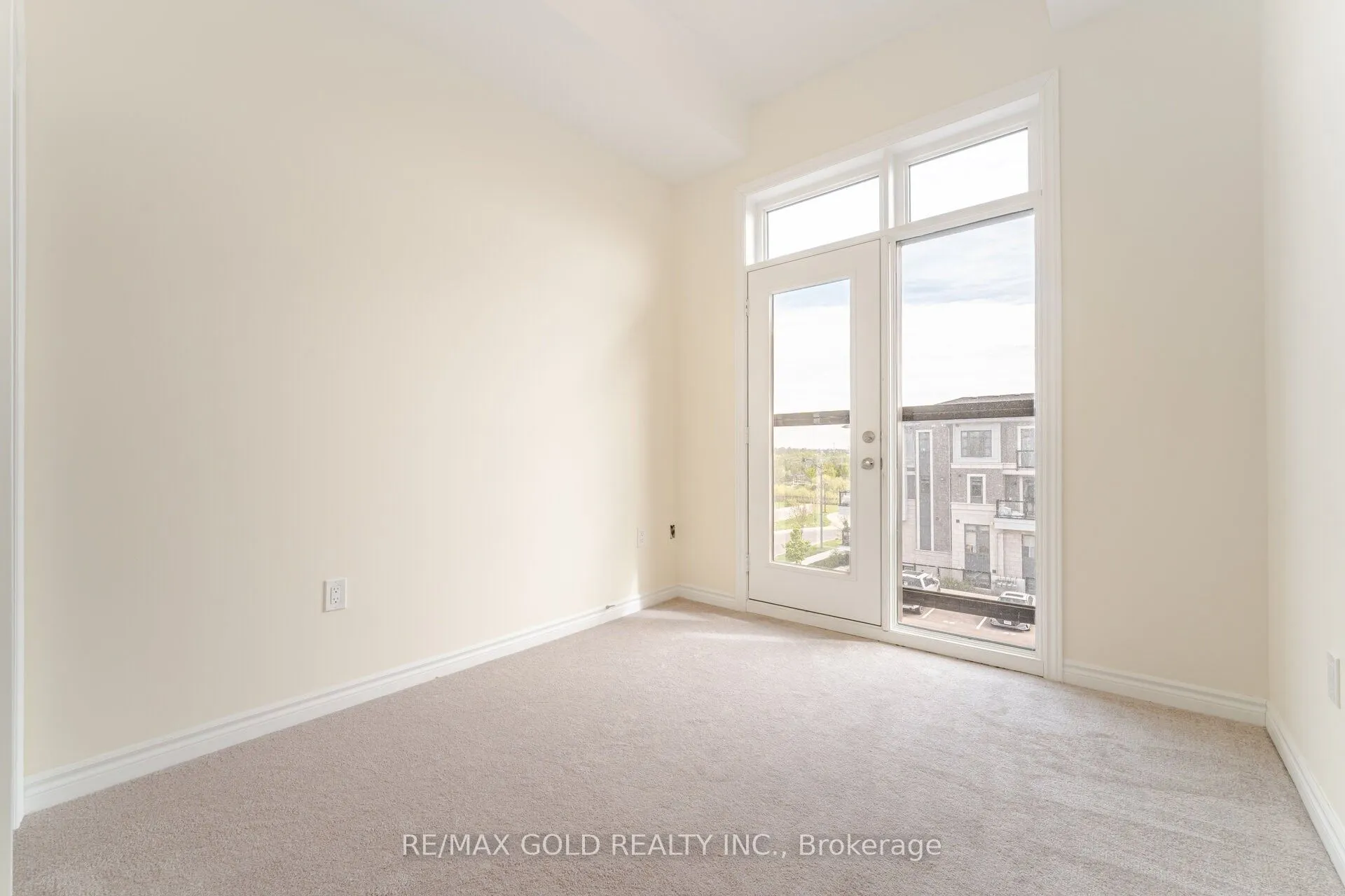 10 Halliford Place, #313