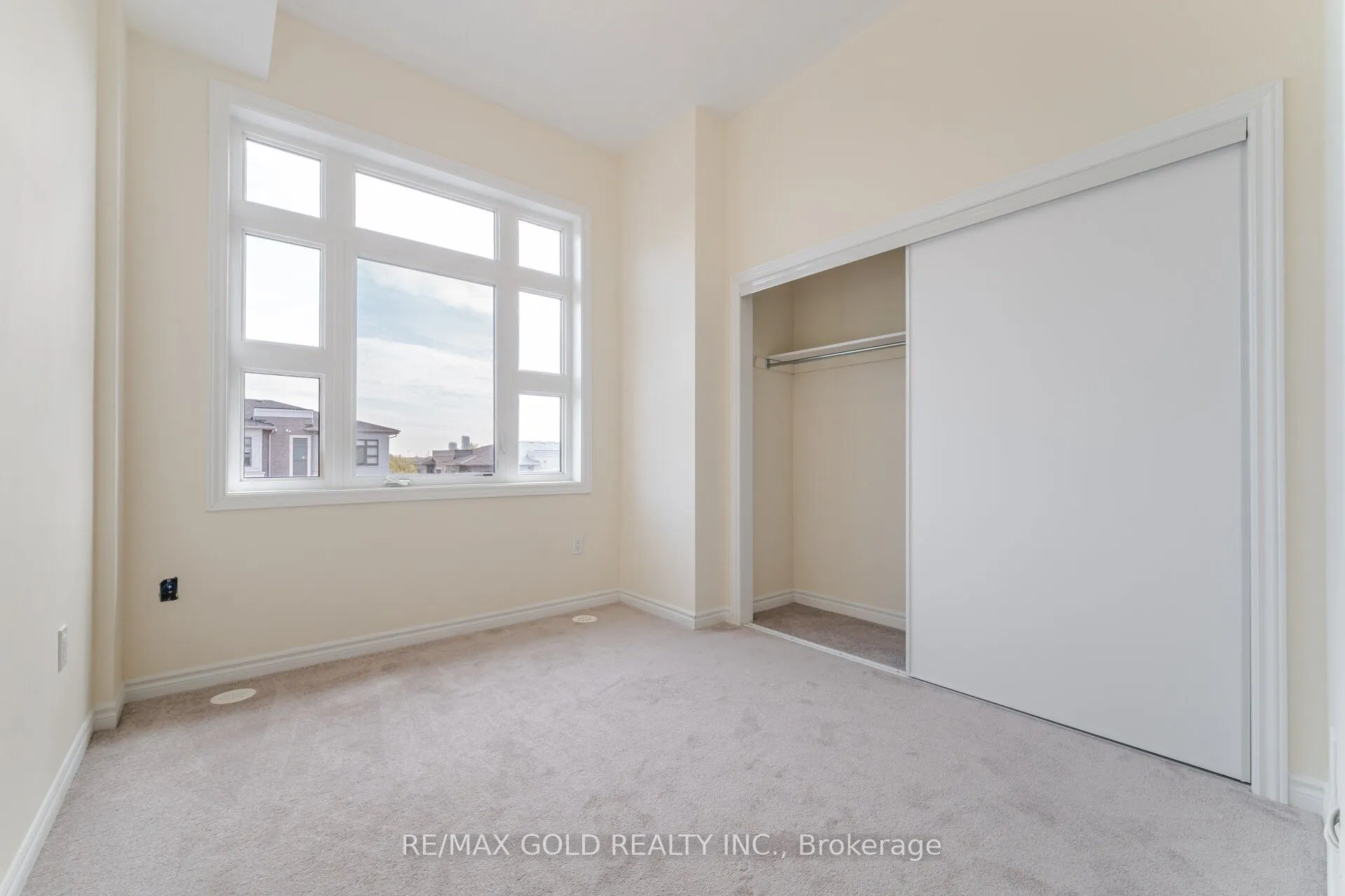 10 Halliford Place, #313