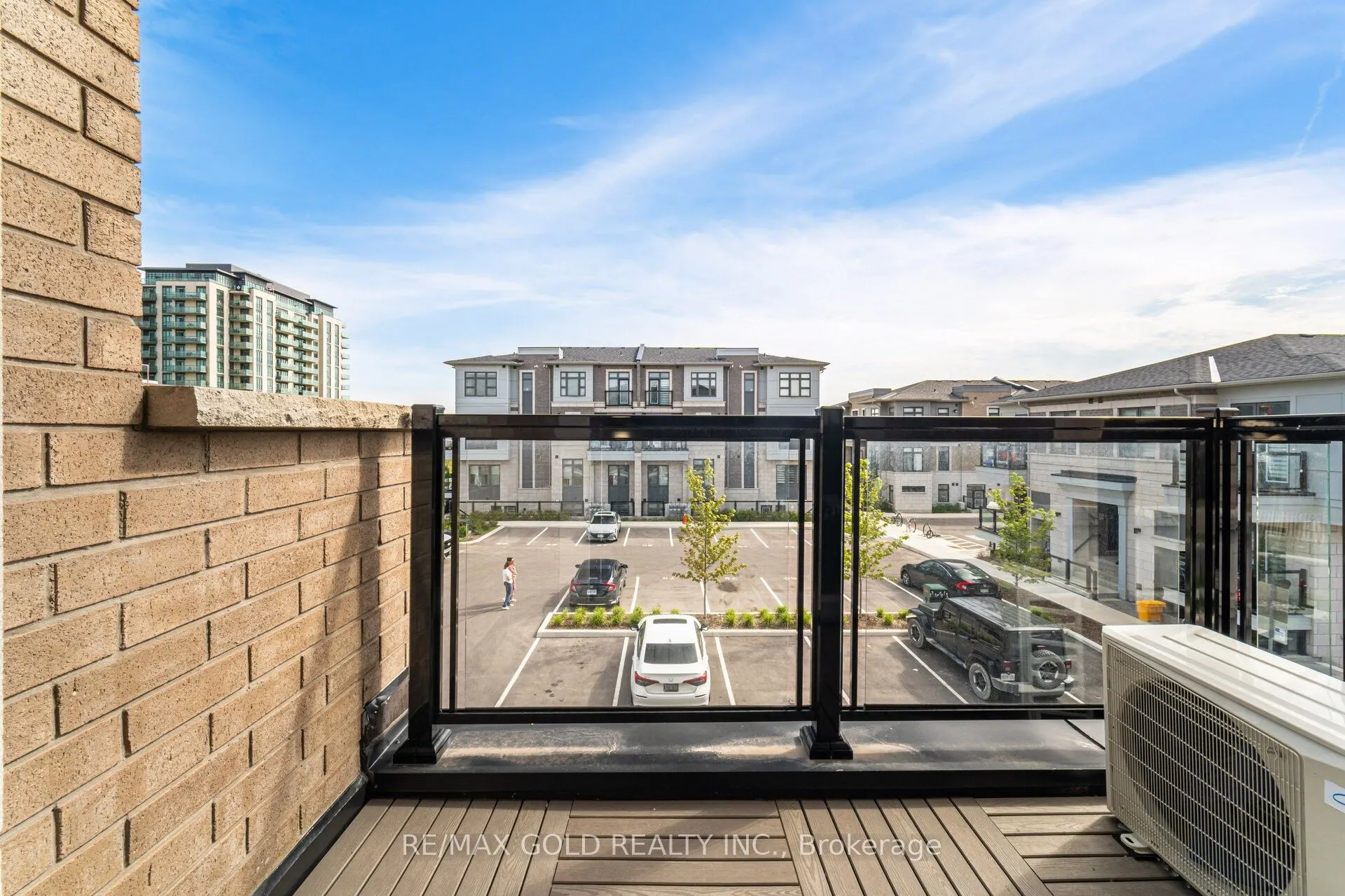 10 Halliford Place, #313