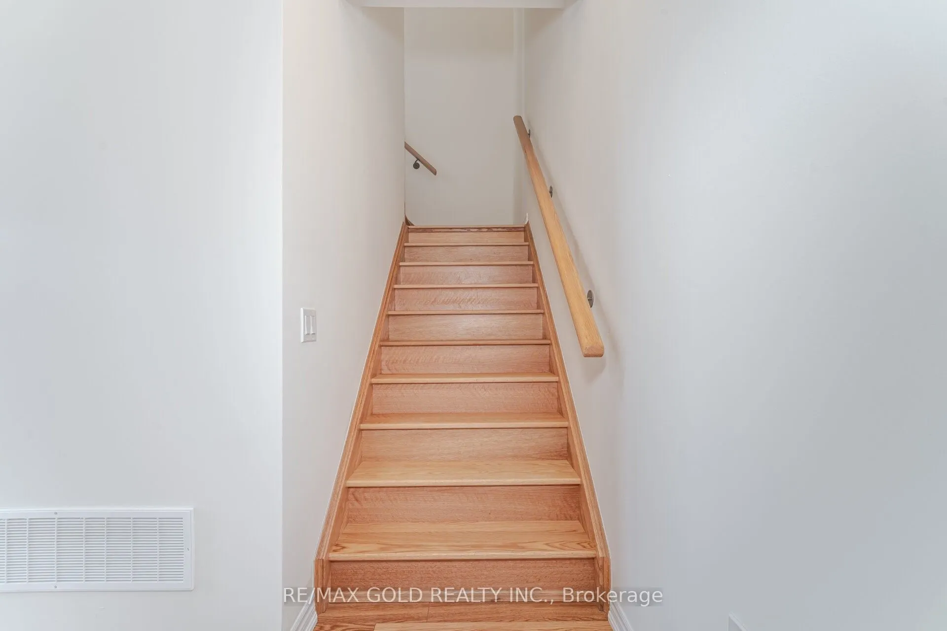 10 Halliford Place, #313