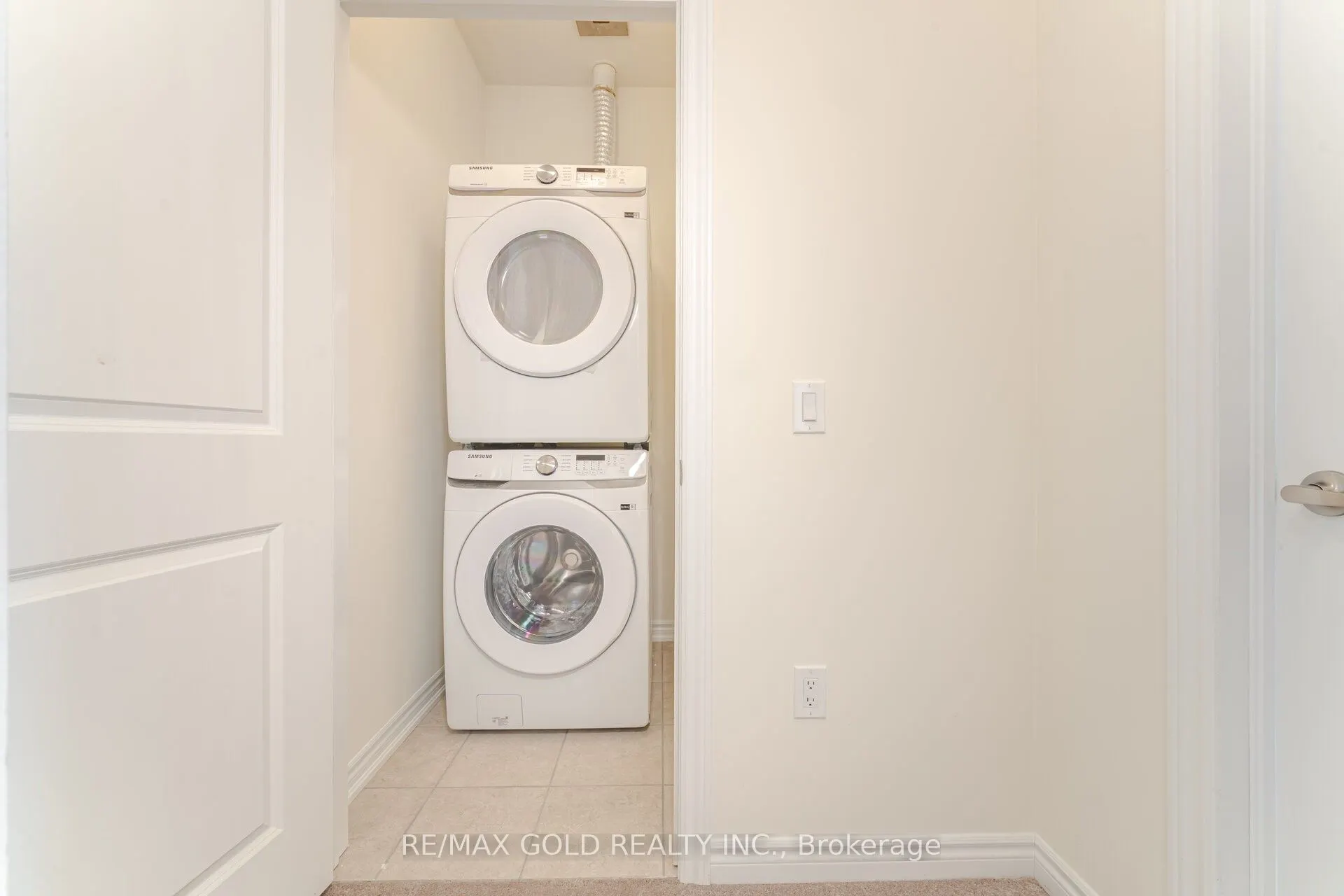 10 Halliford Place, #313