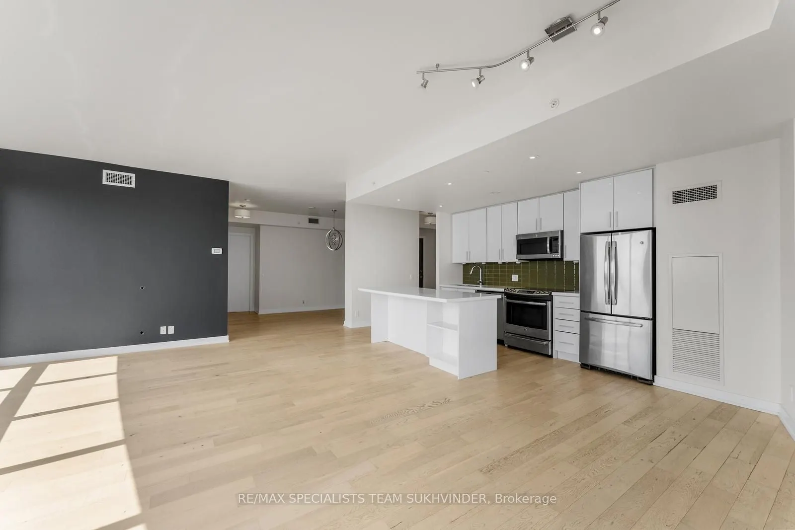 2212 Lakeshore Boulevard, #Lph03