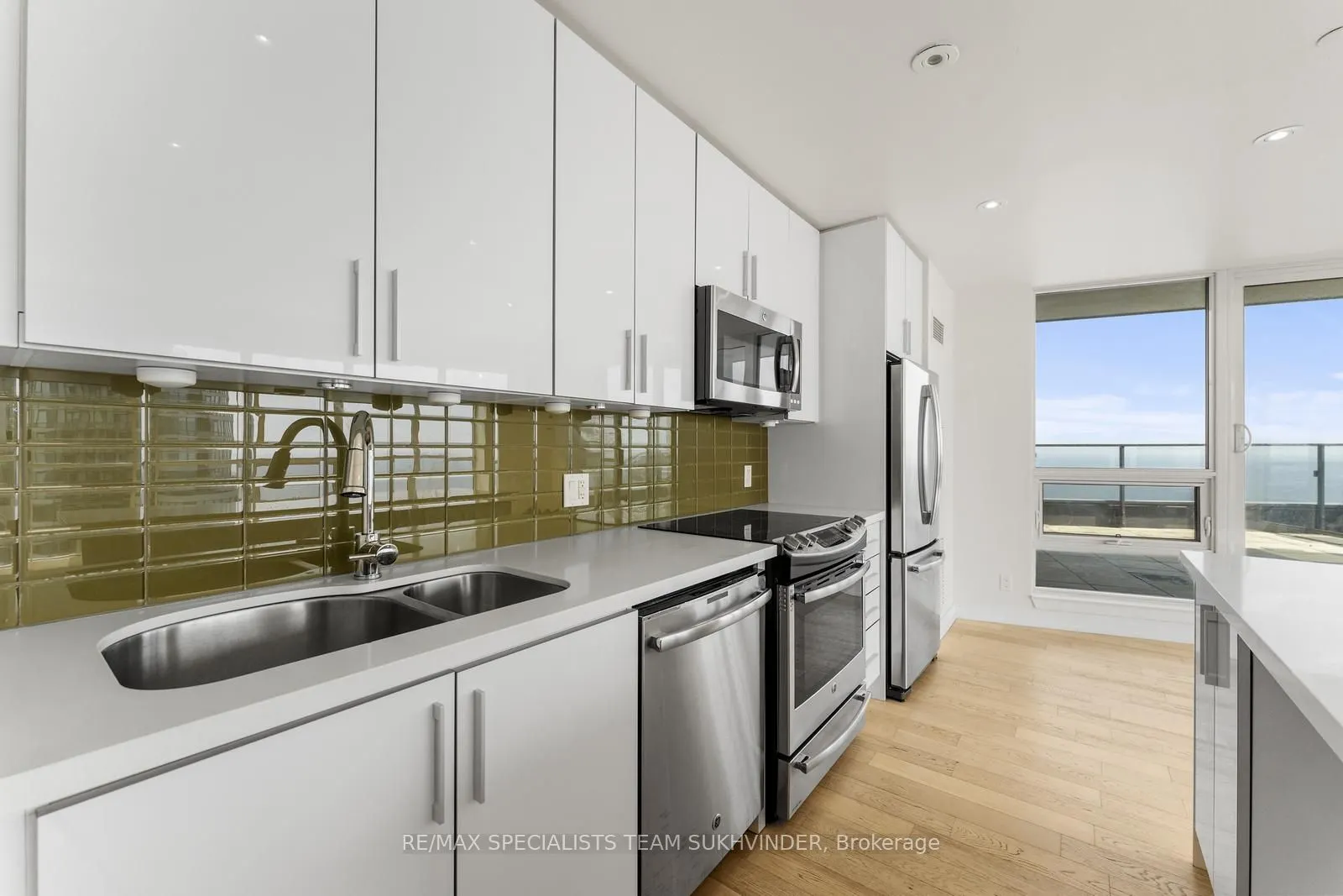 2212 Lakeshore Boulevard, #Lph03