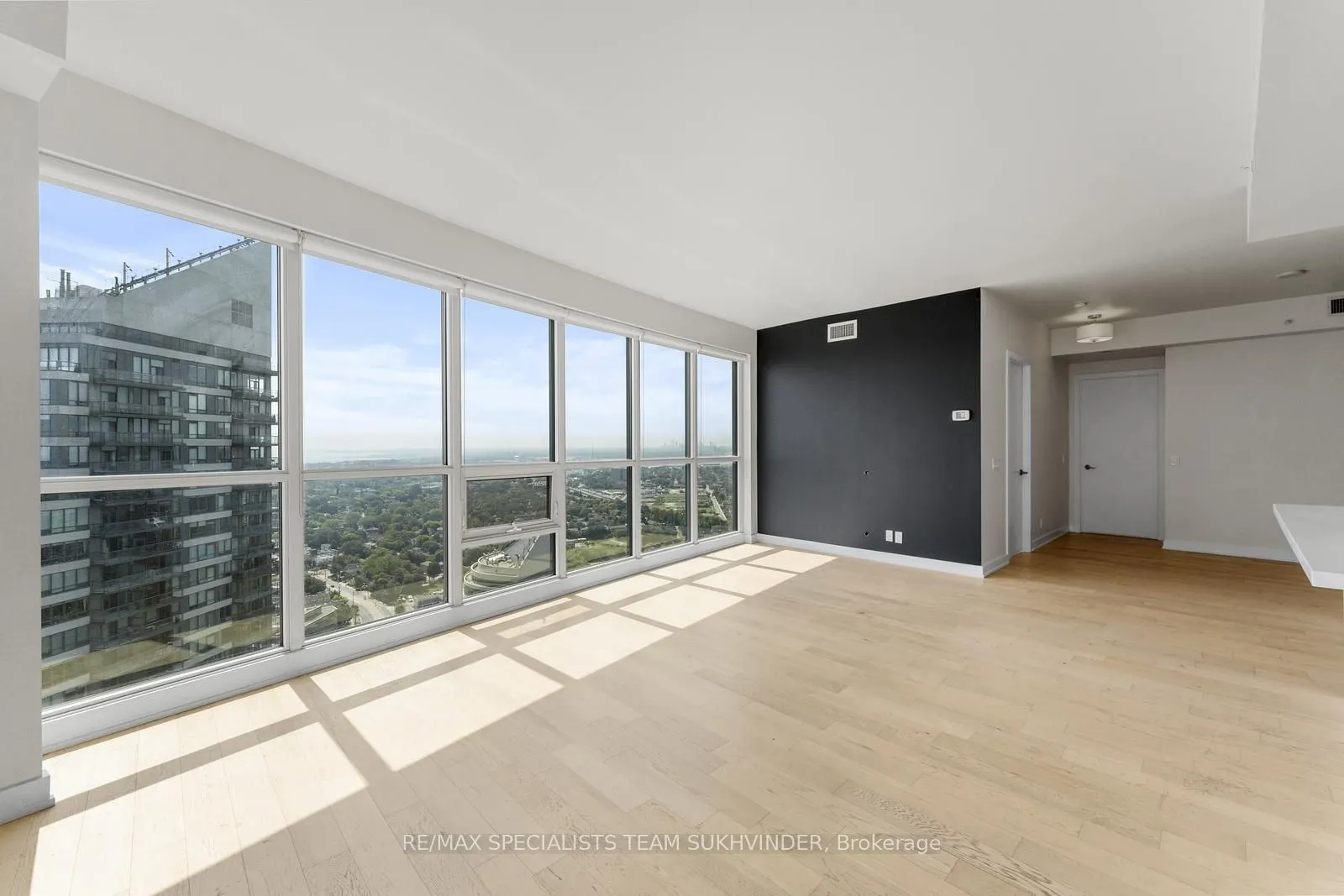 2212 Lakeshore Boulevard, #Lph03