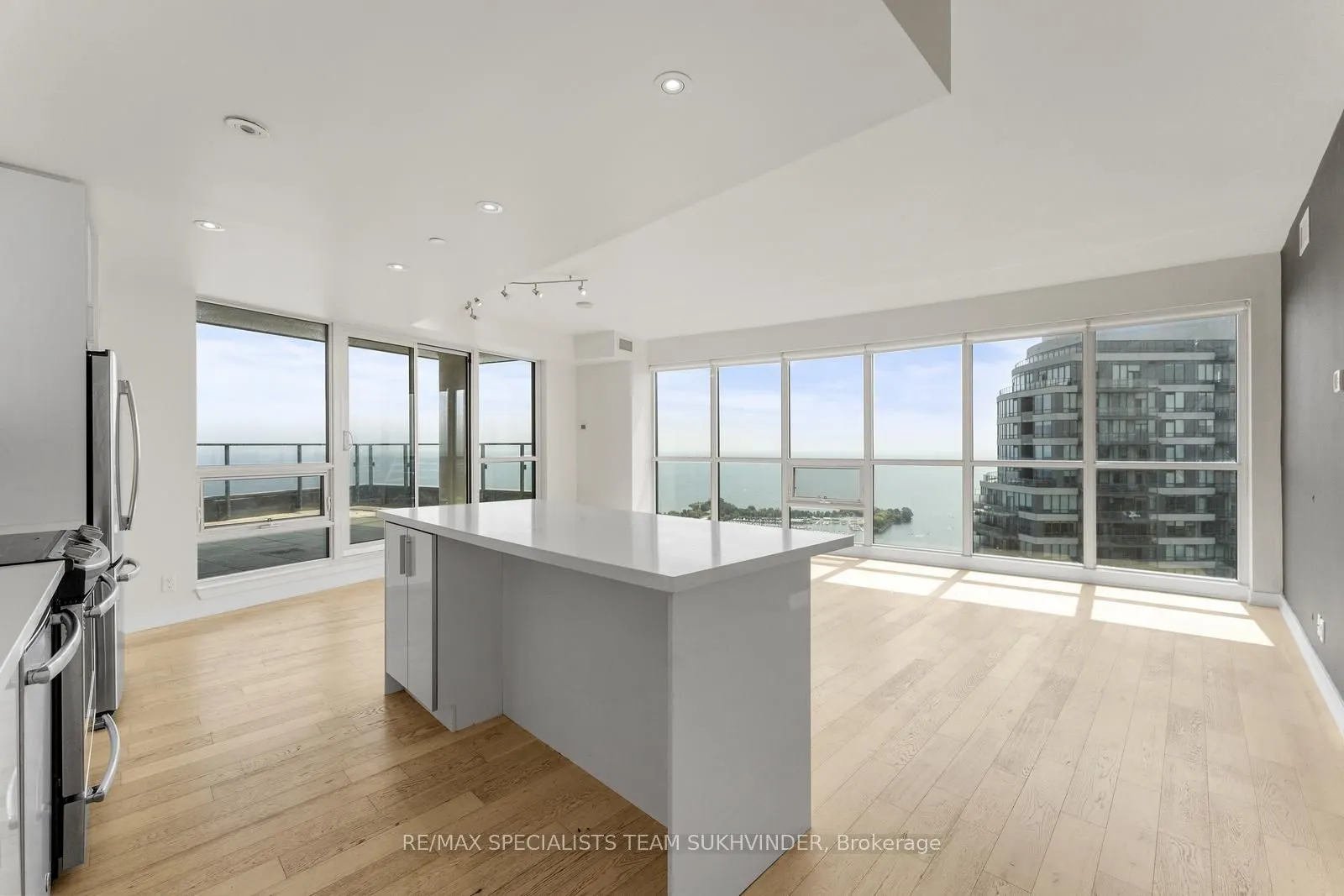 2212 Lakeshore Boulevard, #Lph03