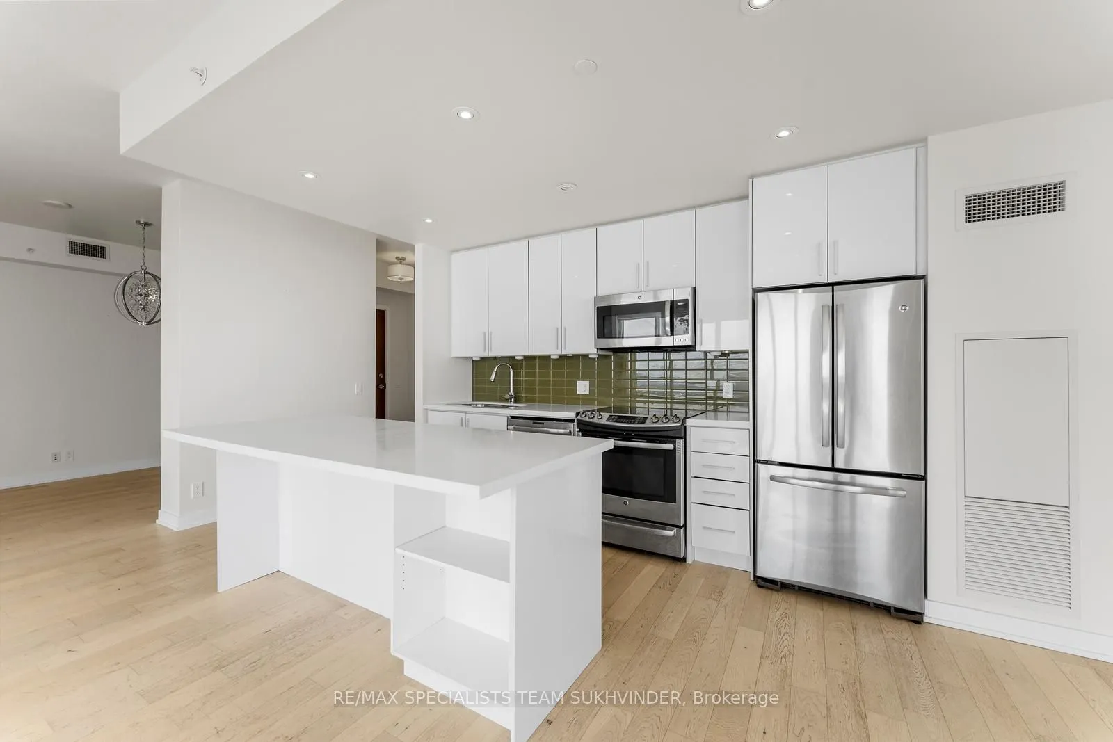 2212 Lakeshore Boulevard, #Lph03