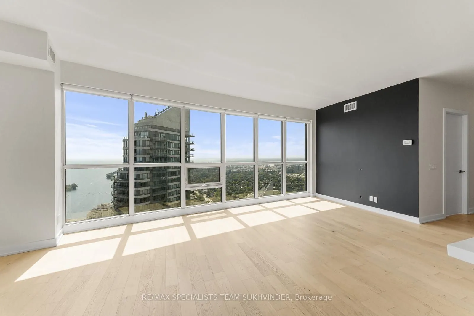 2212 Lakeshore Boulevard, #Lph03