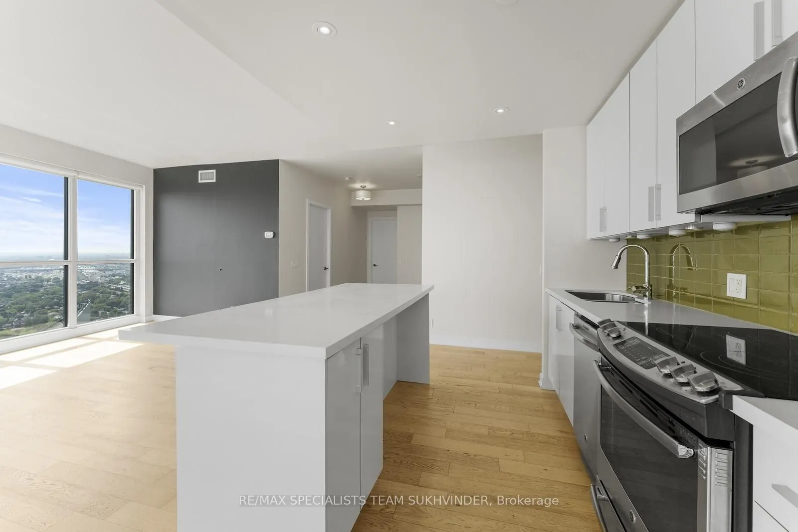 2212 Lakeshore Boulevard, #Lph03