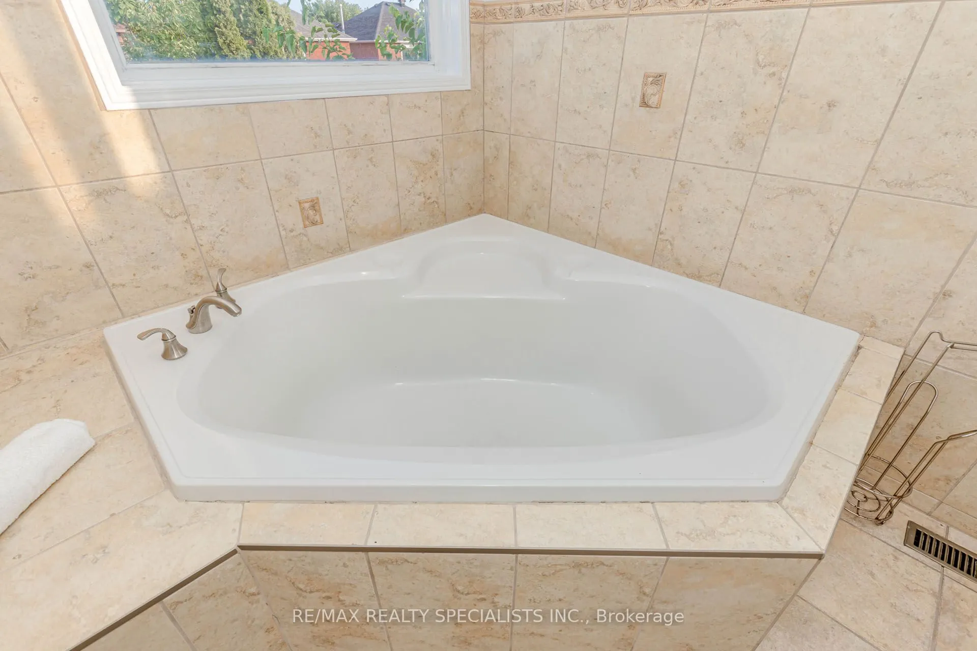 5989 Aquarius Court