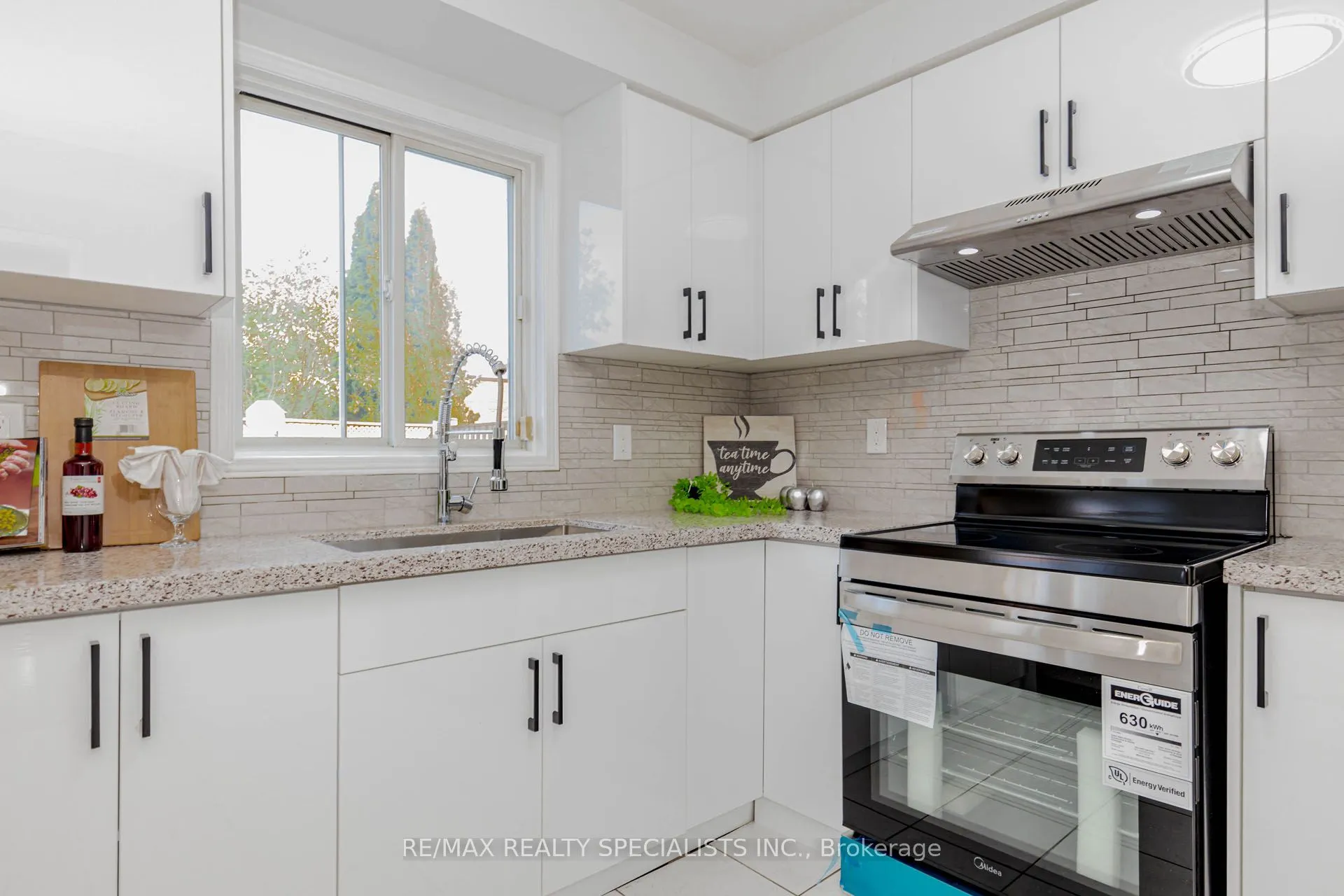 5989 Aquarius Court