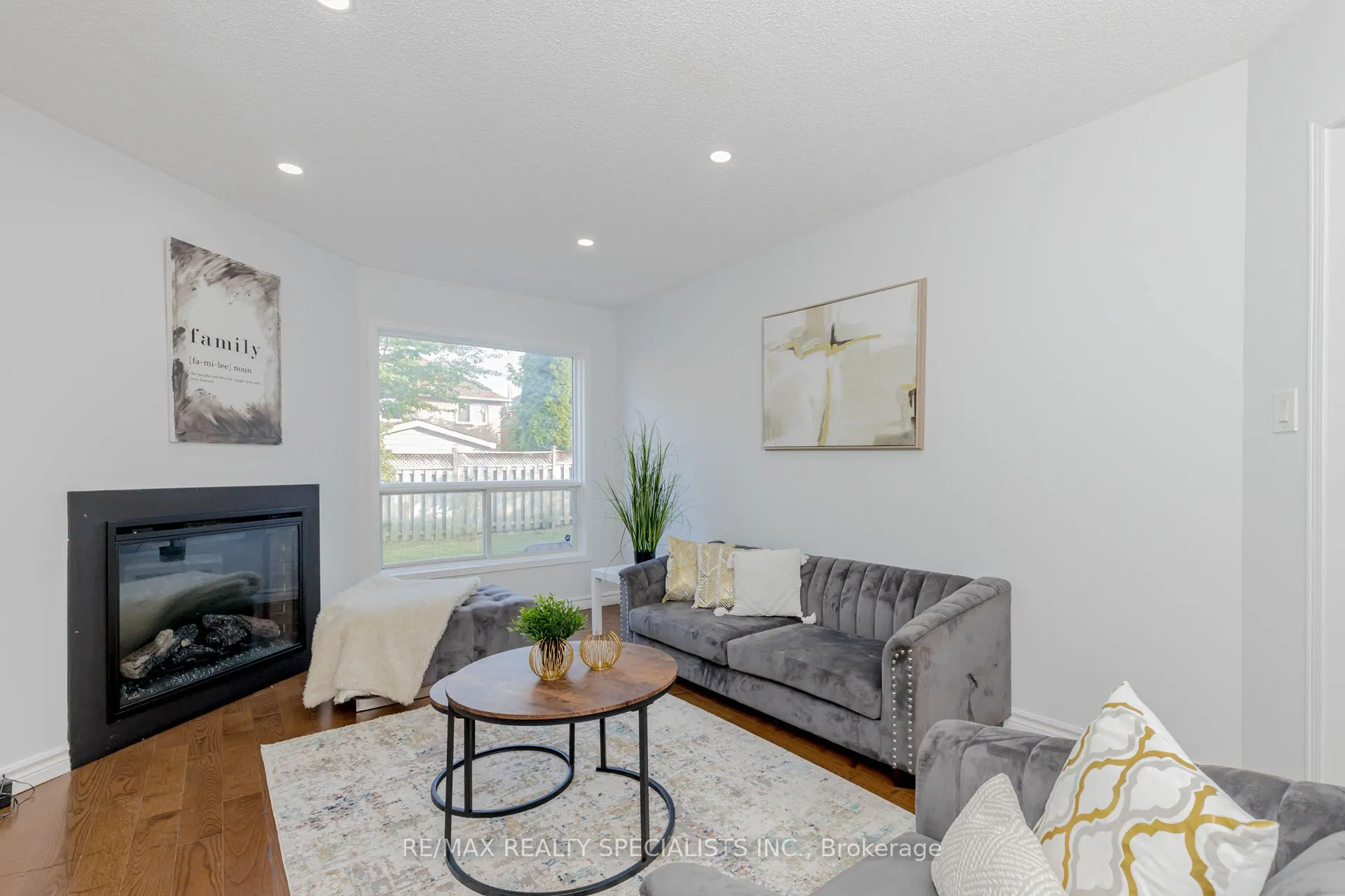 5989 Aquarius Court