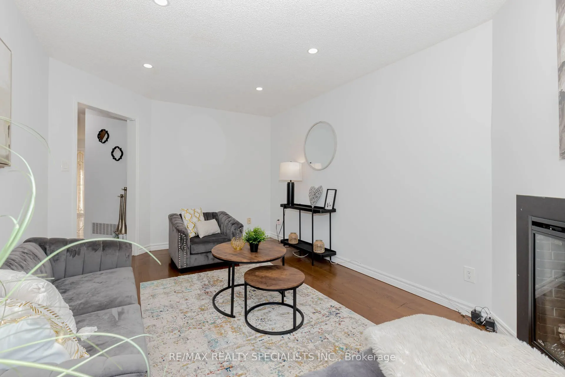 5989 Aquarius Court