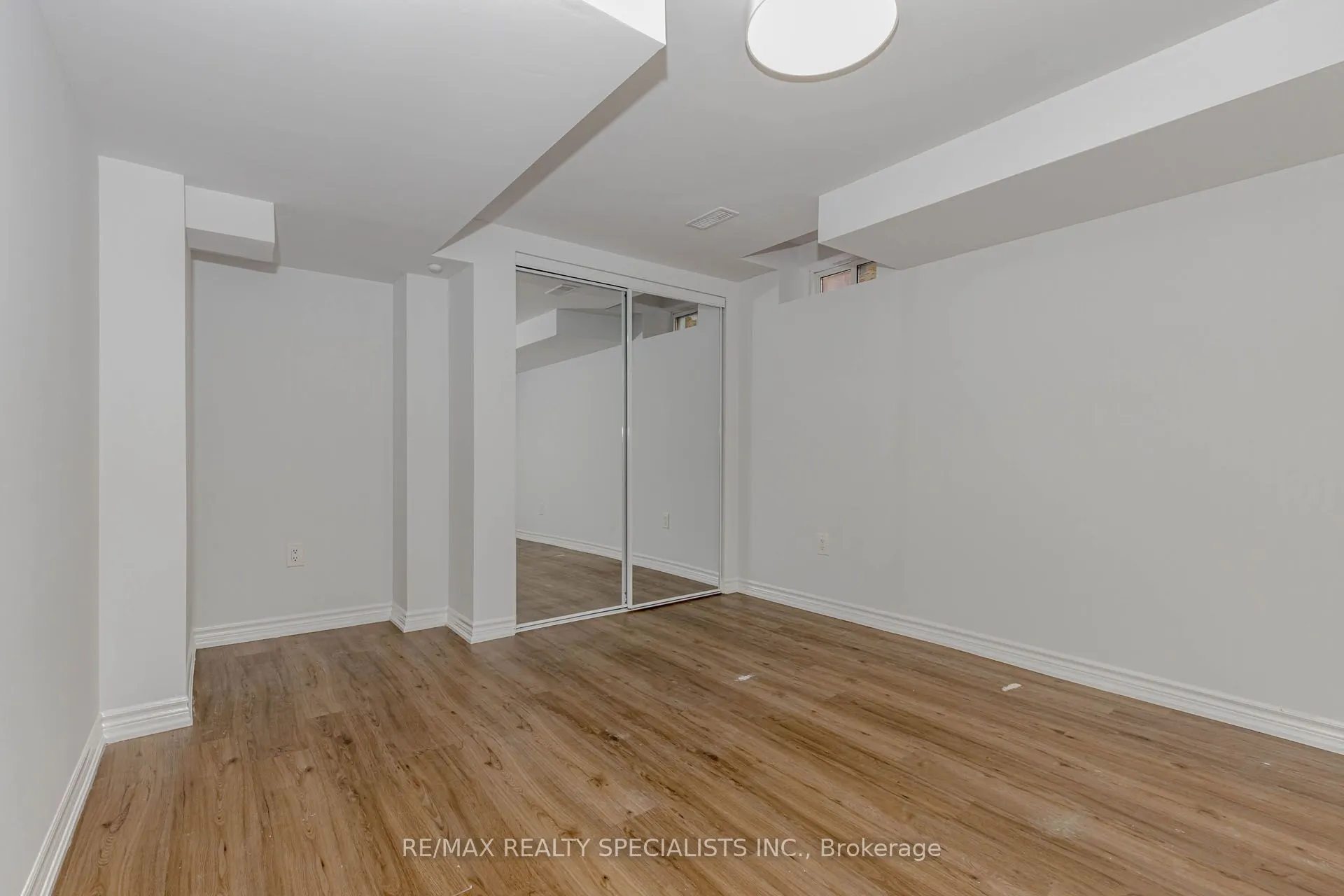 5989 Aquarius Court