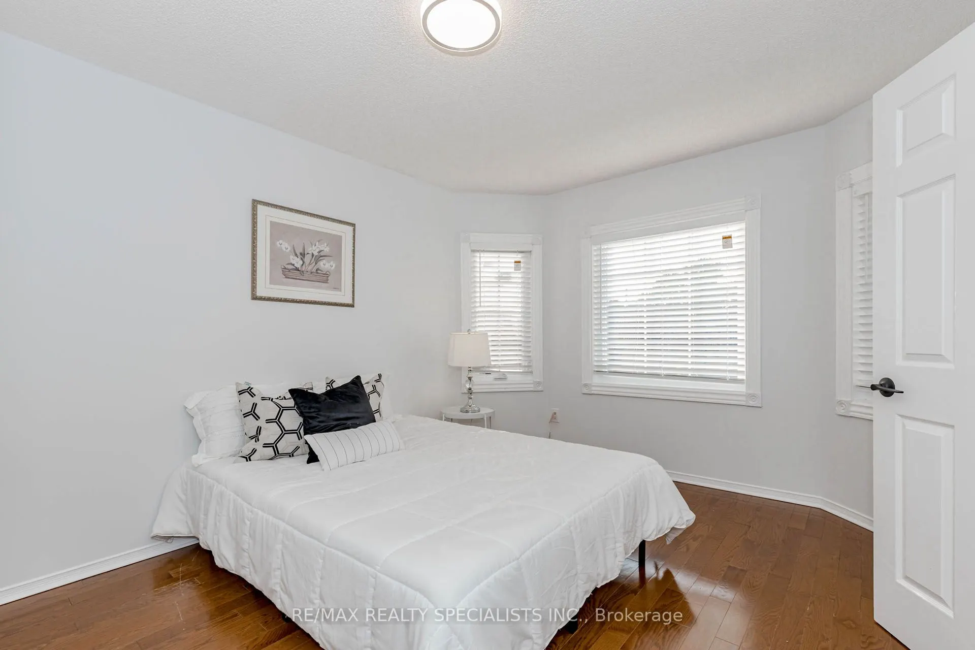 5989 Aquarius Court