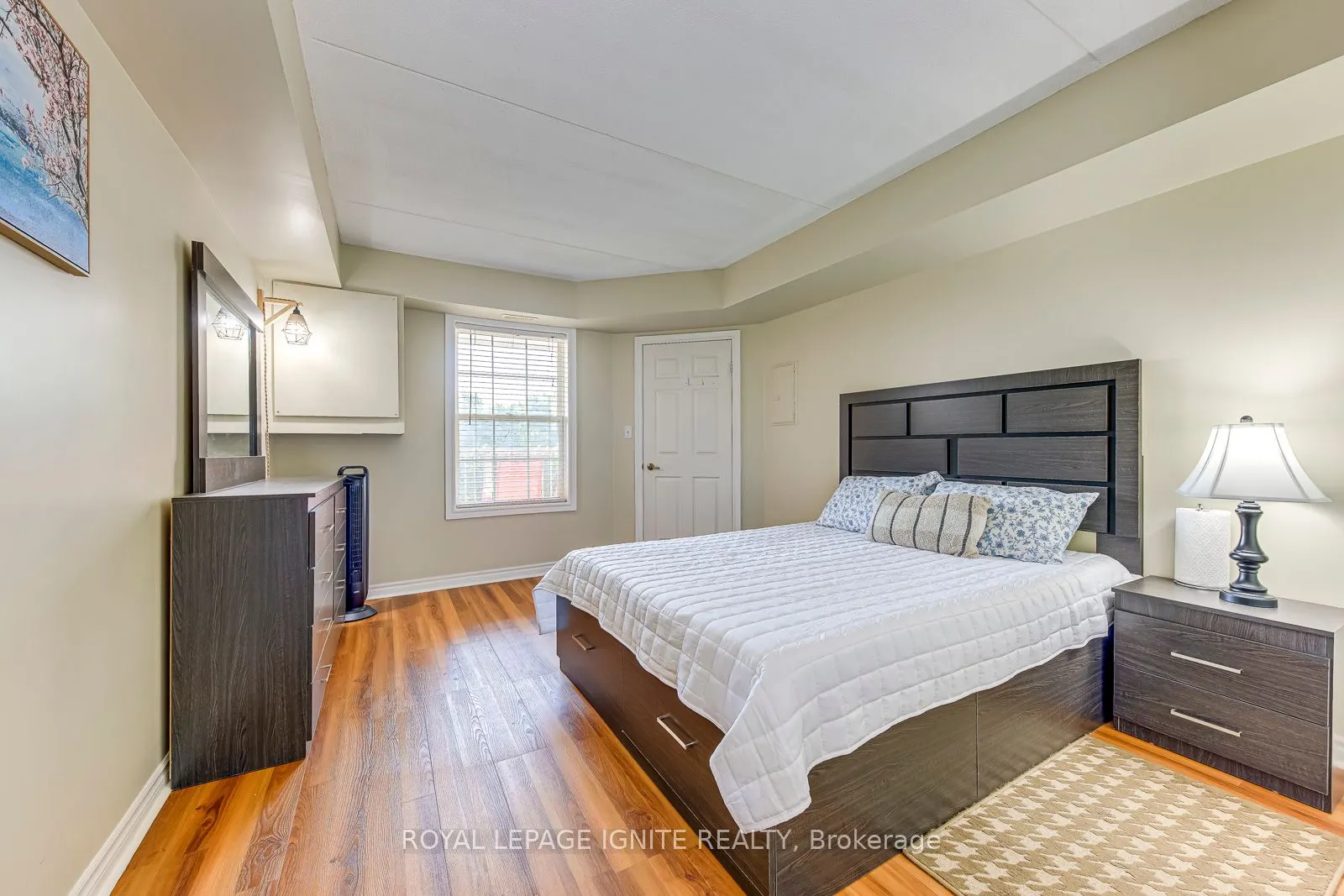 1820 Walkers Line, #211