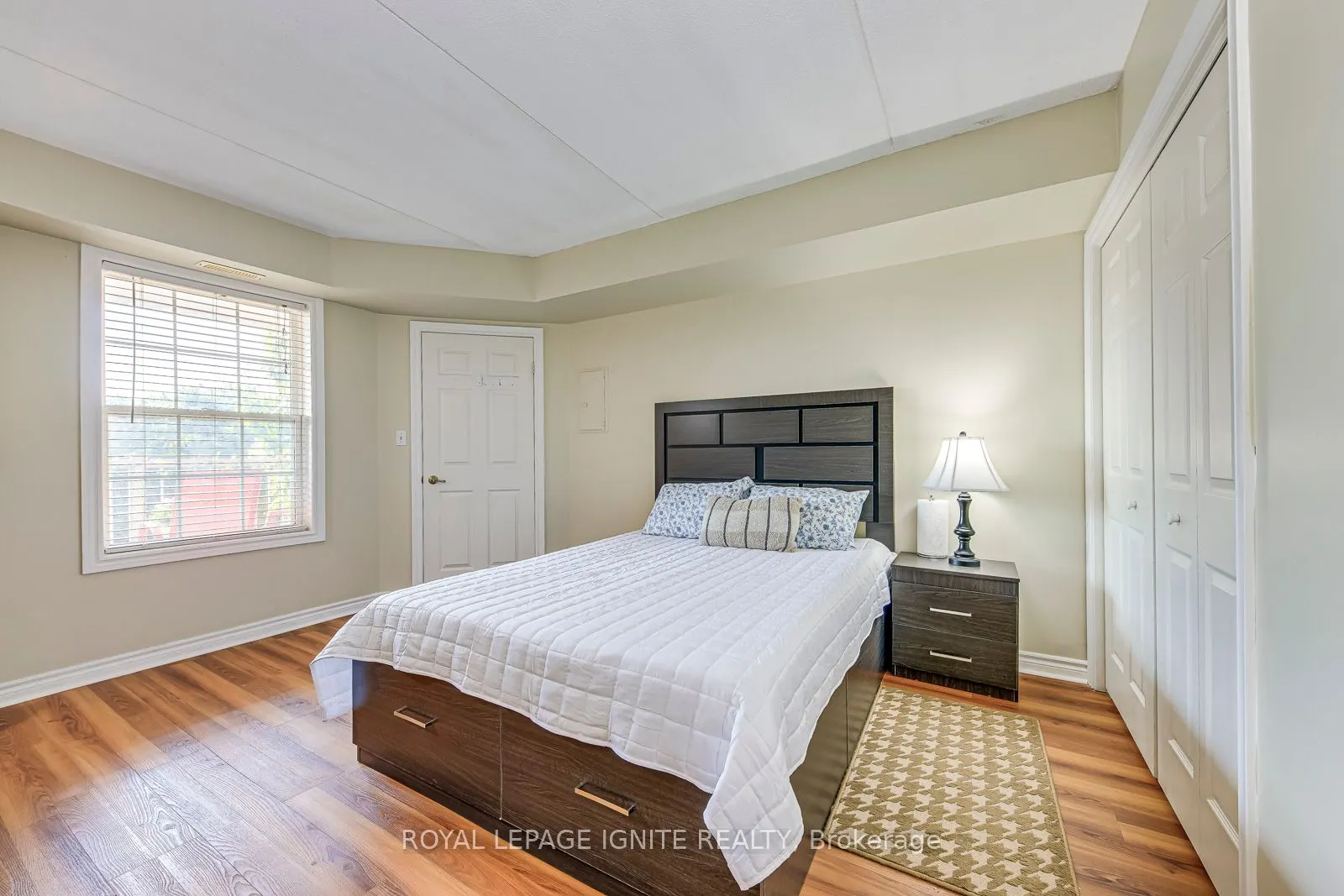 1820 Walkers Line, #211