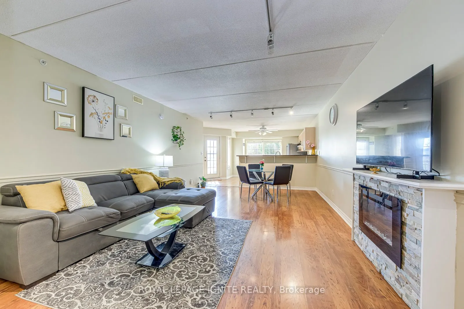 1820 Walkers Line, #211