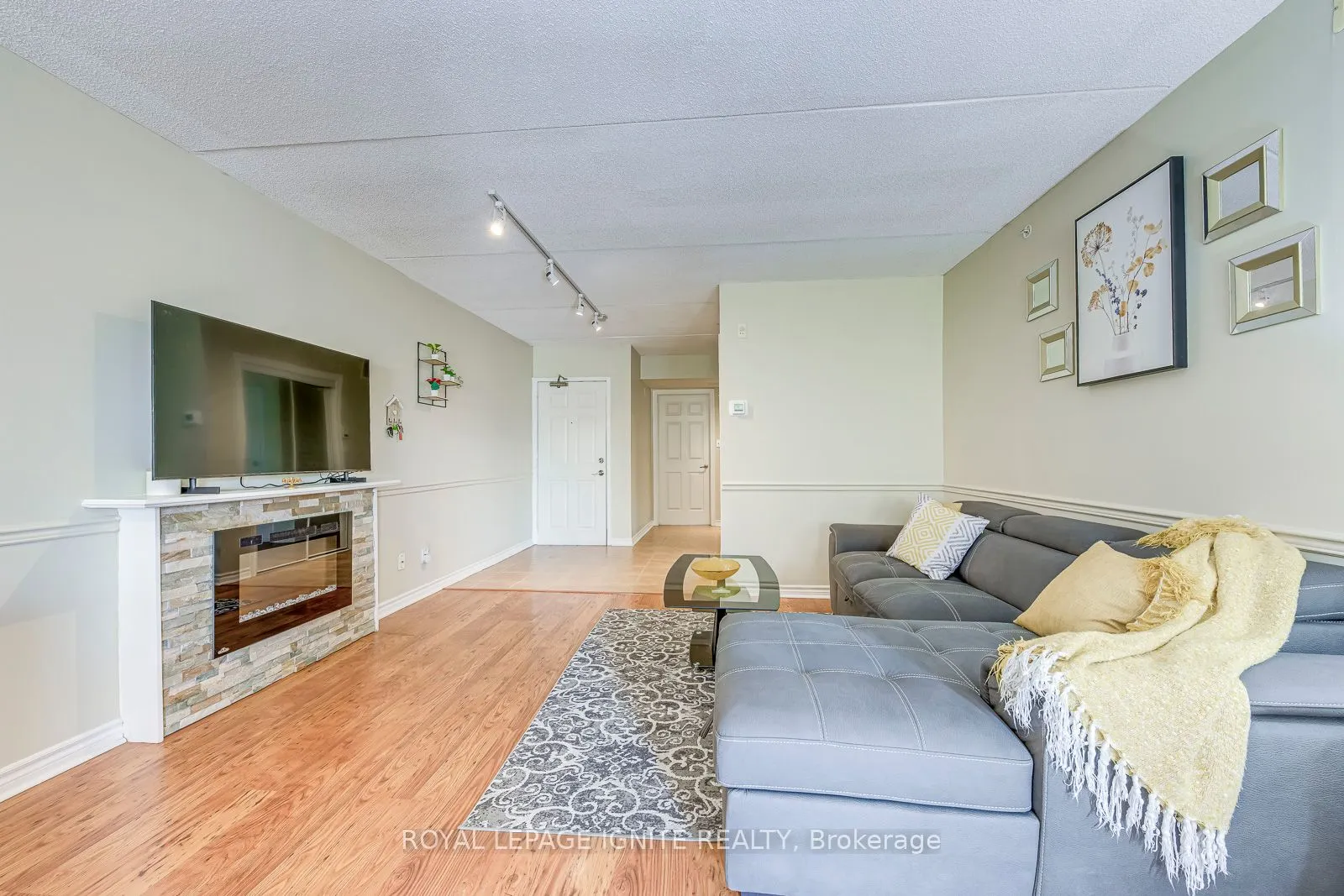 1820 Walkers Line, #211