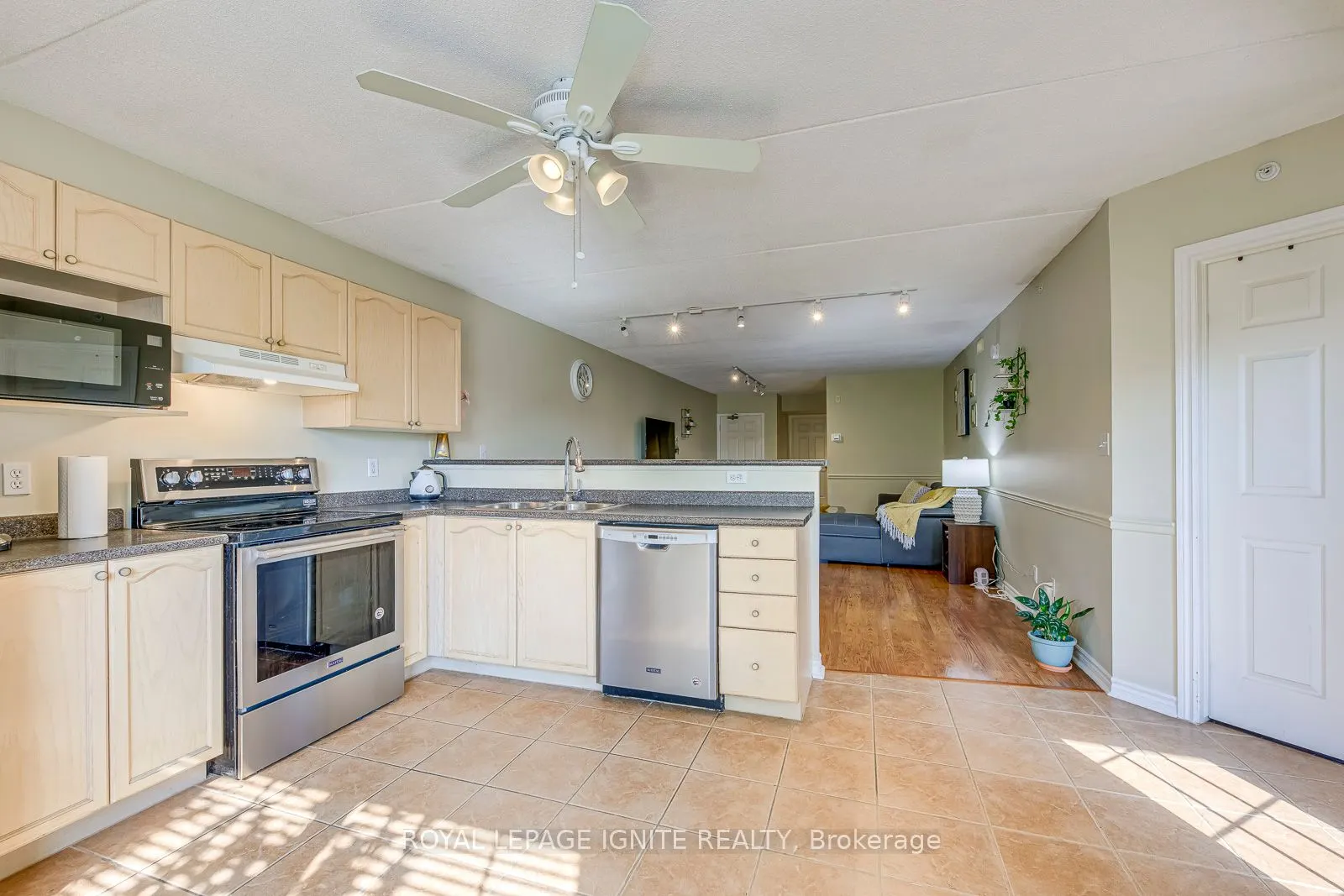 1820 Walkers Line, #211