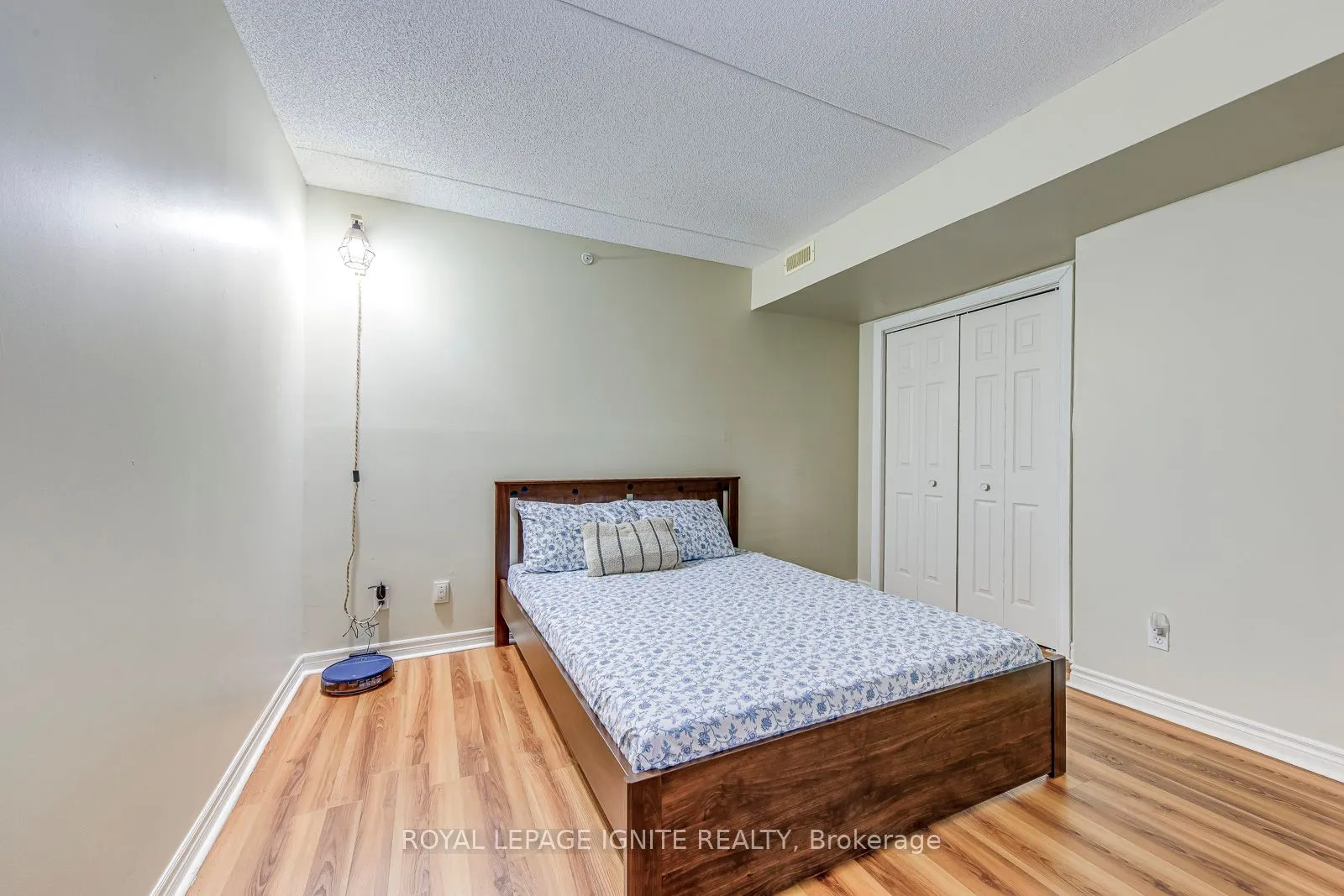 1820 Walkers Line, #211