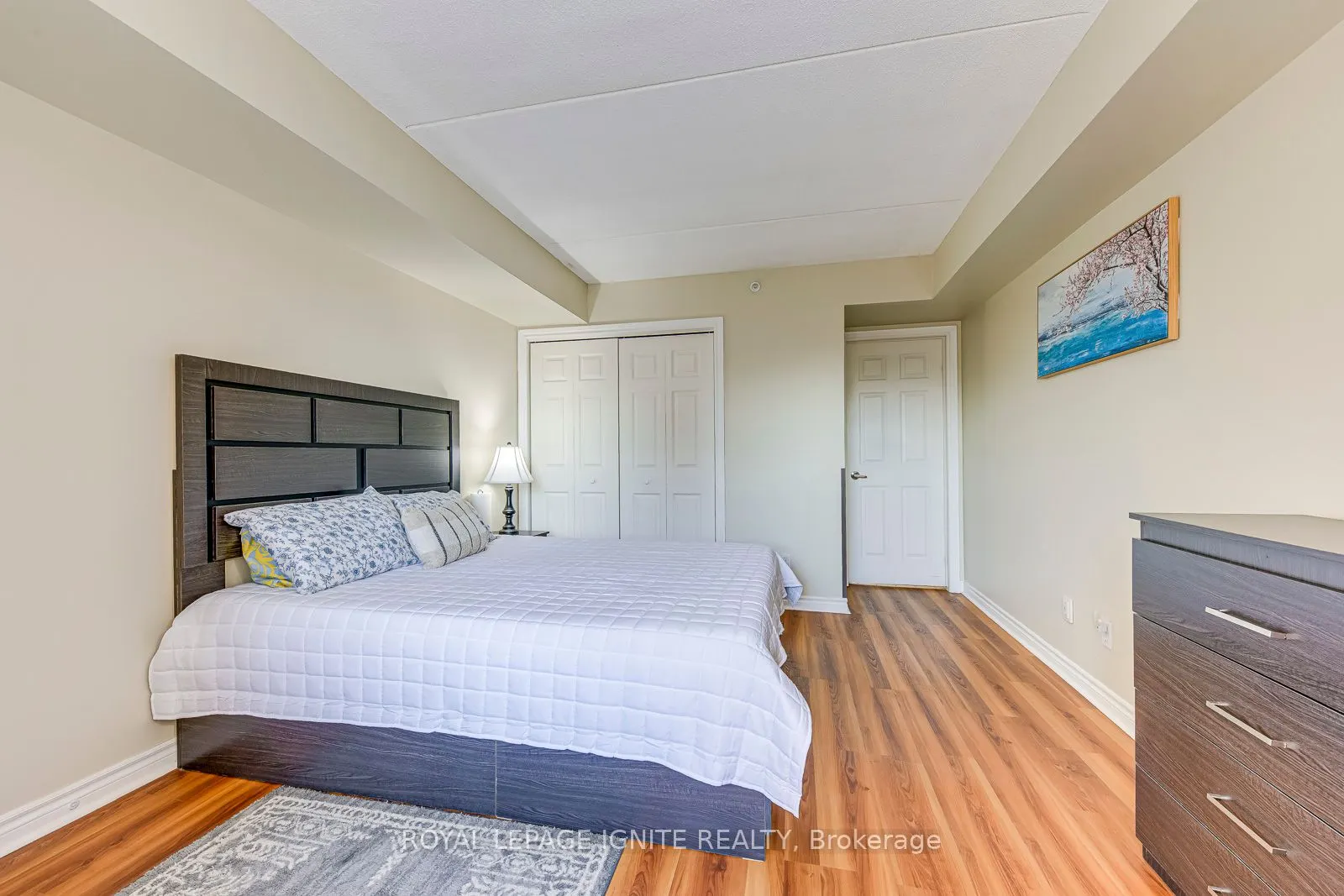 1820 Walkers Line, #211