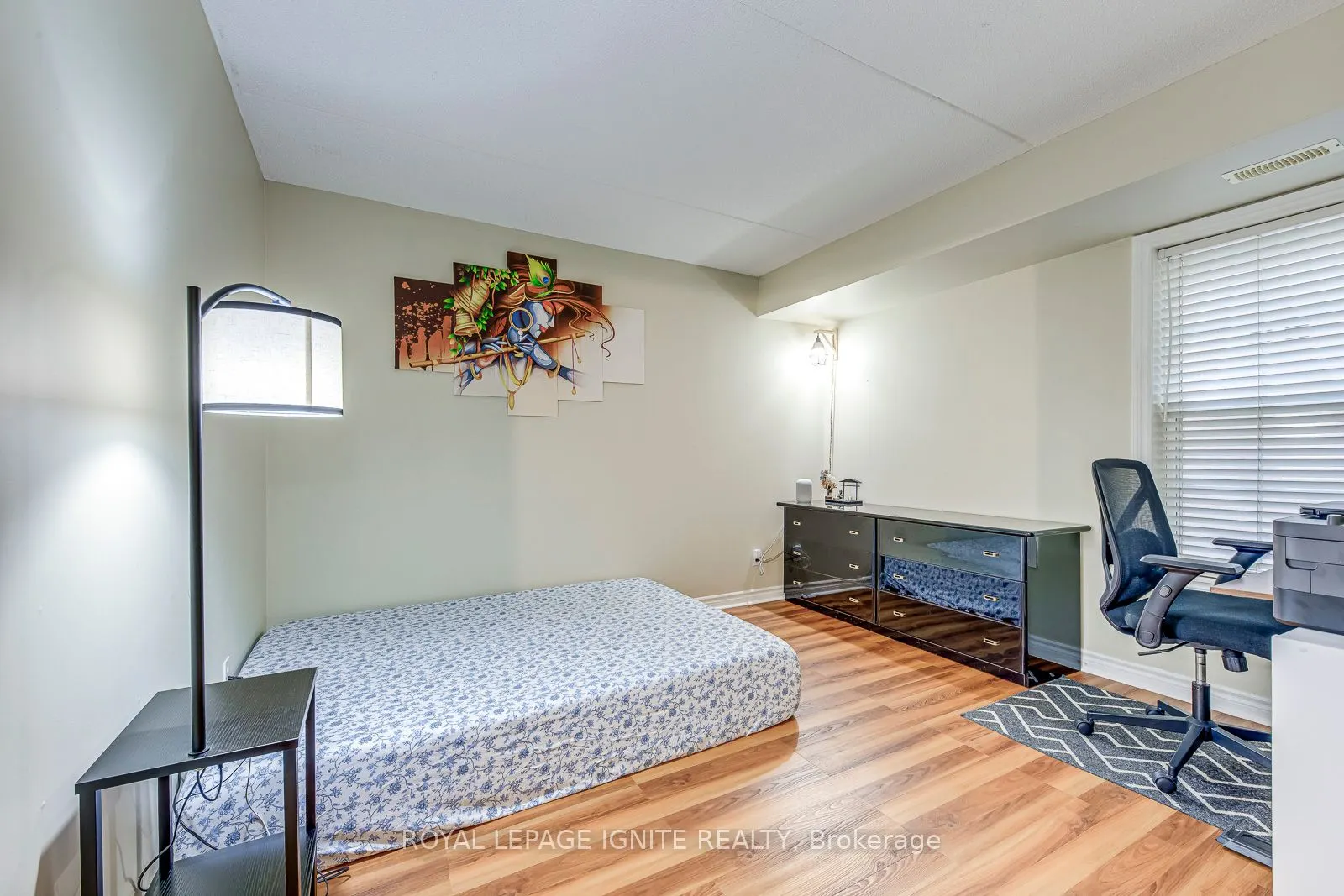 1820 Walkers Line, #211