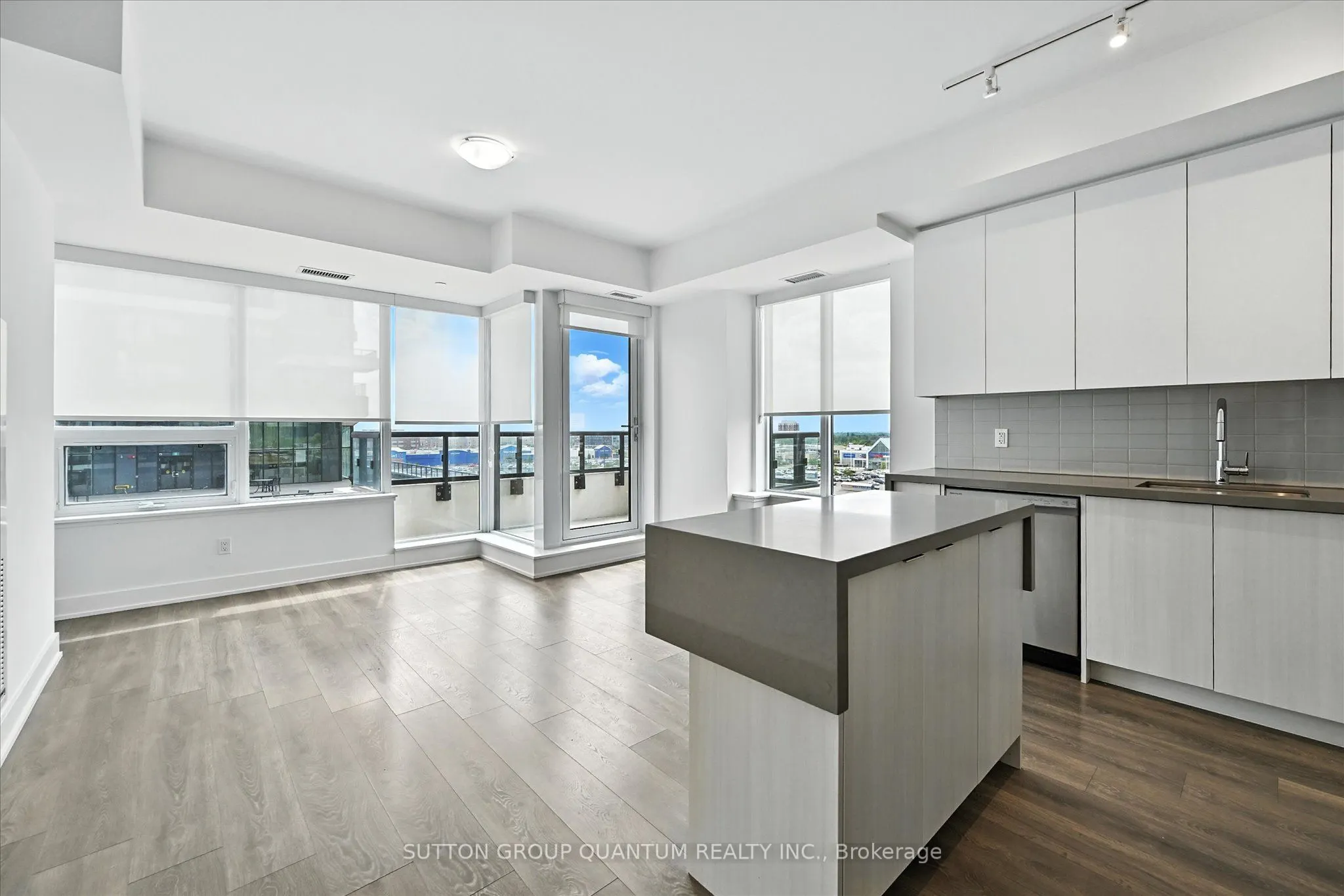 2489 Taunton Road, #611