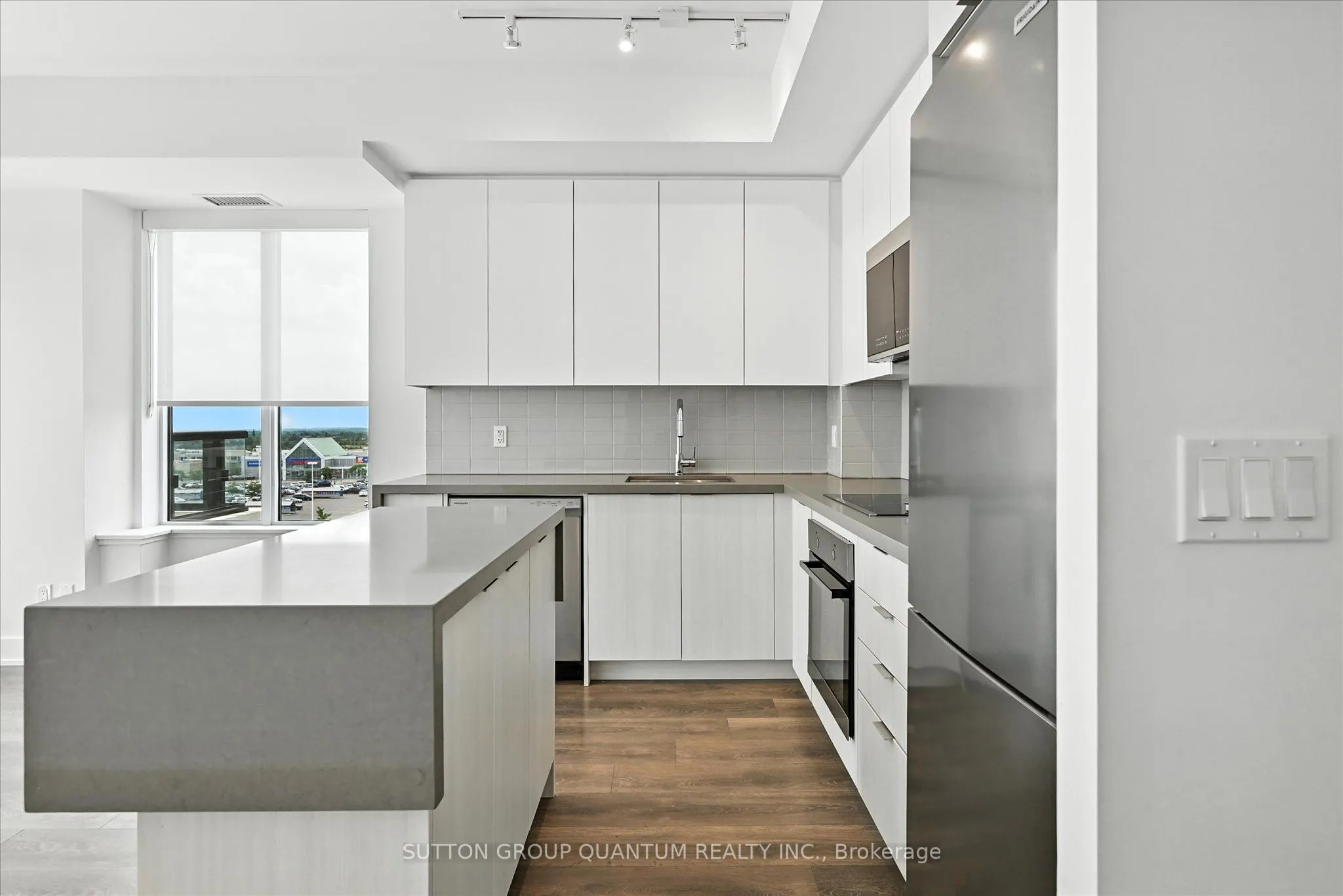 2489 Taunton Road, #611
