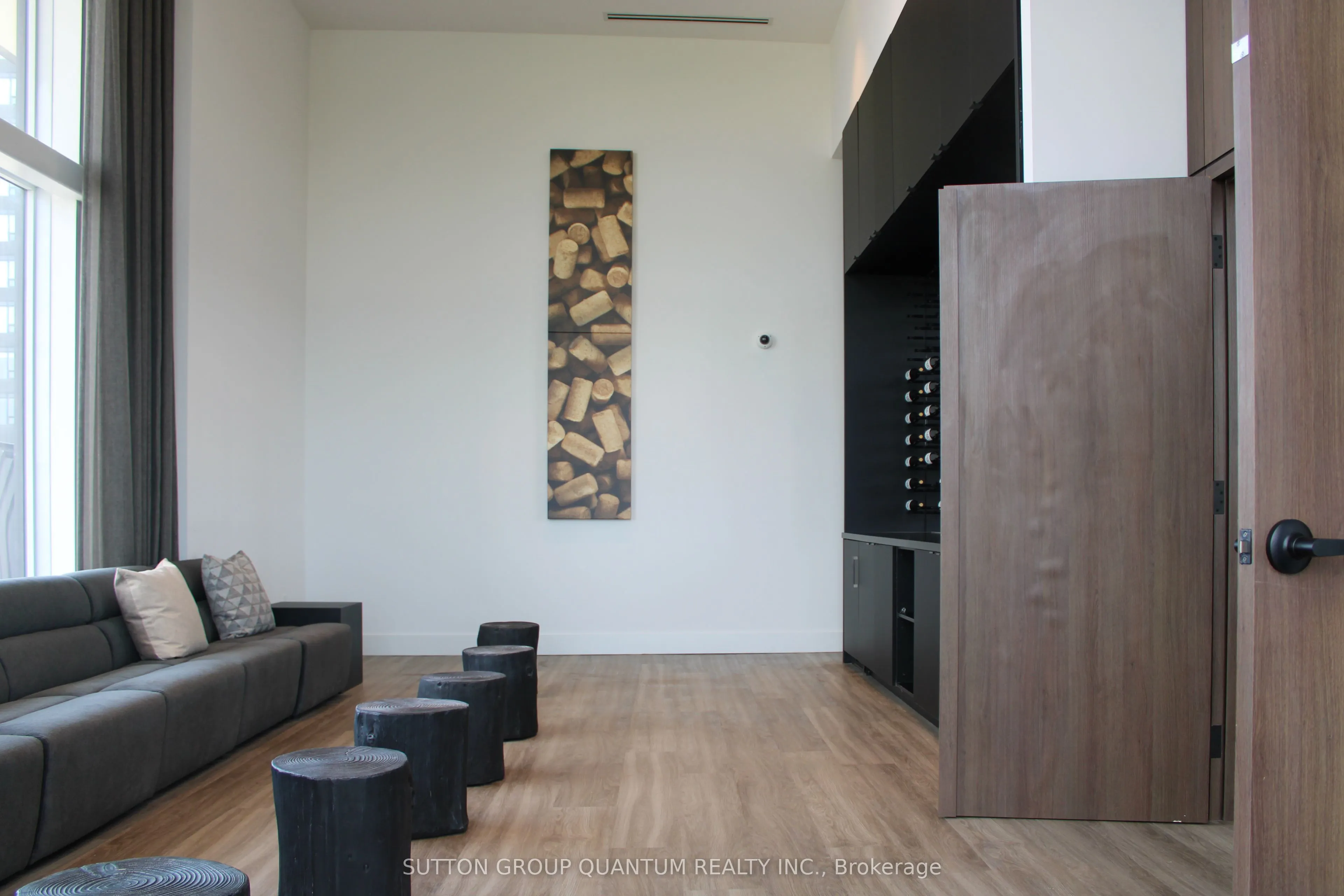 2489 Taunton Road, #611