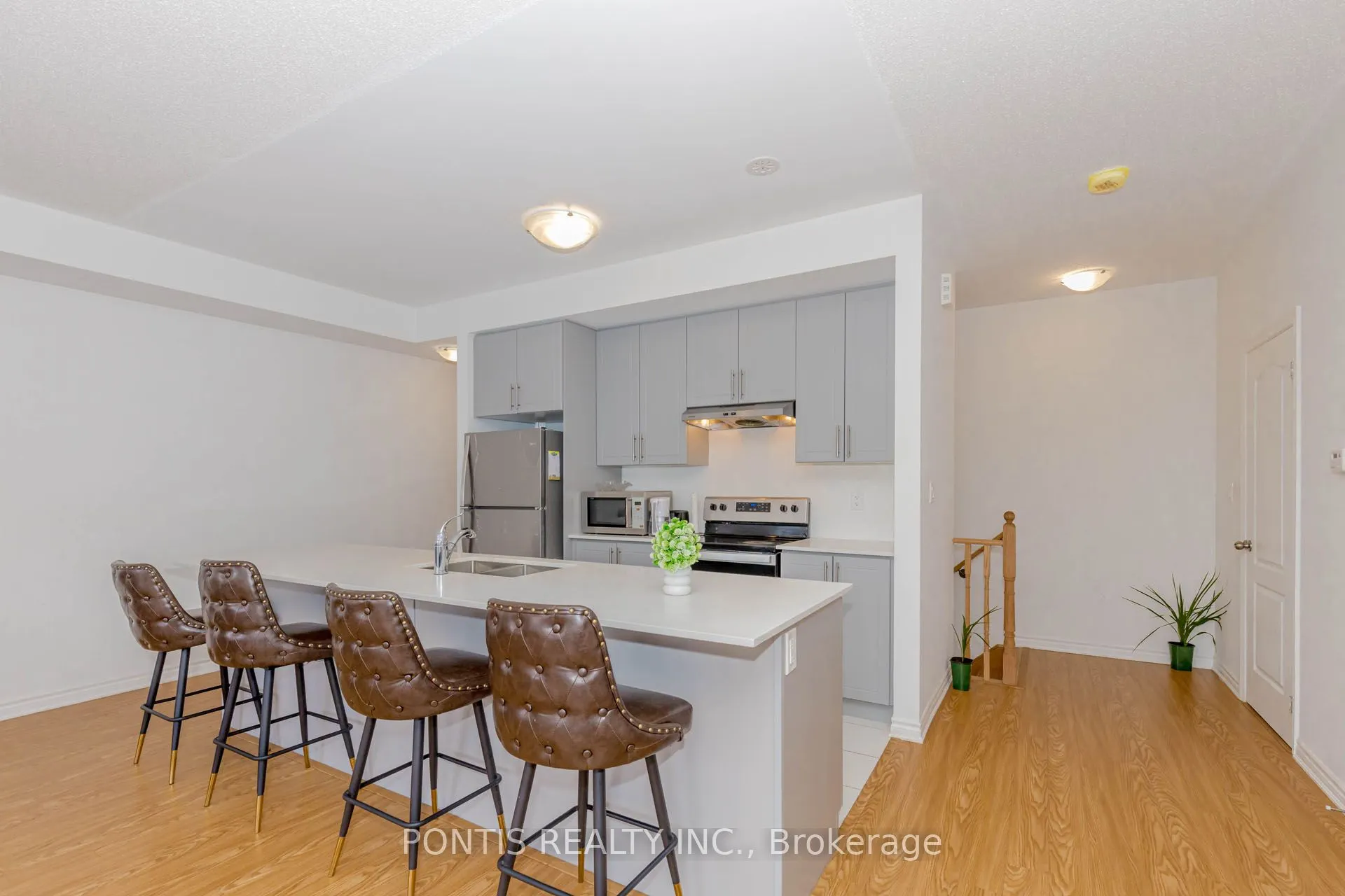 6 JOSEPH HALBERT Place