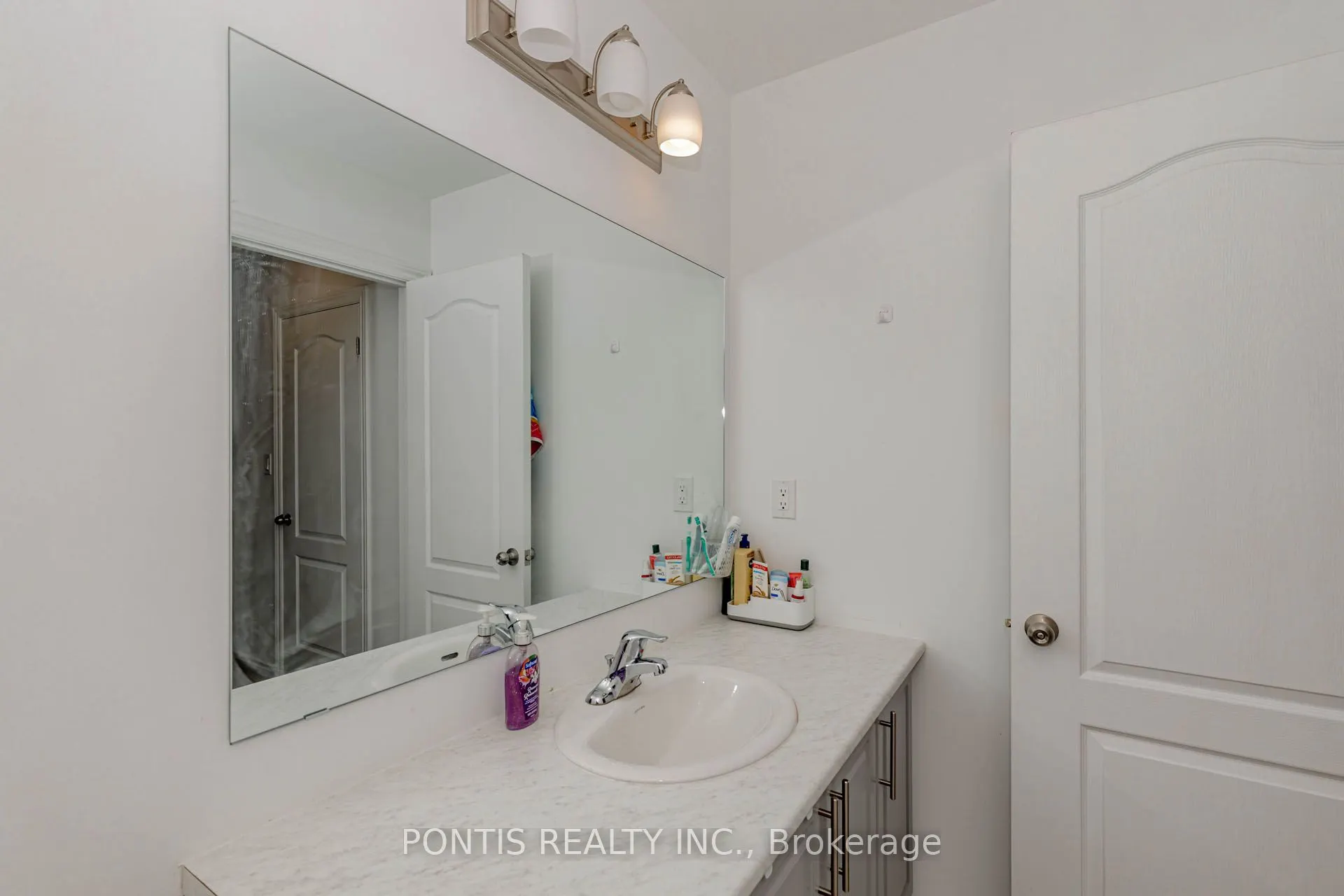 6 JOSEPH HALBERT Place