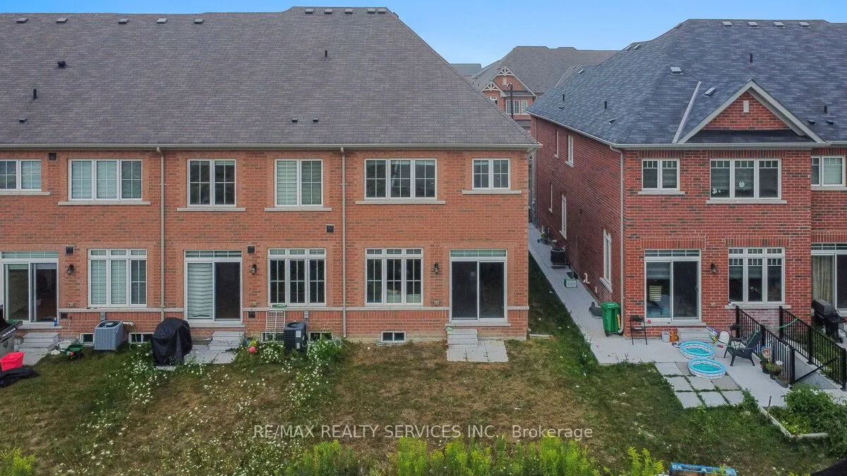 9 Phyllis Drive