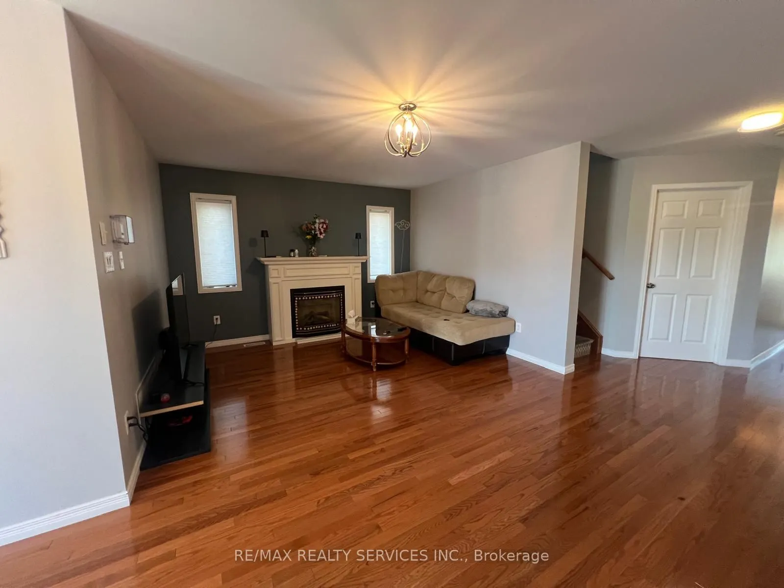 26 Mossgrove Crescent
