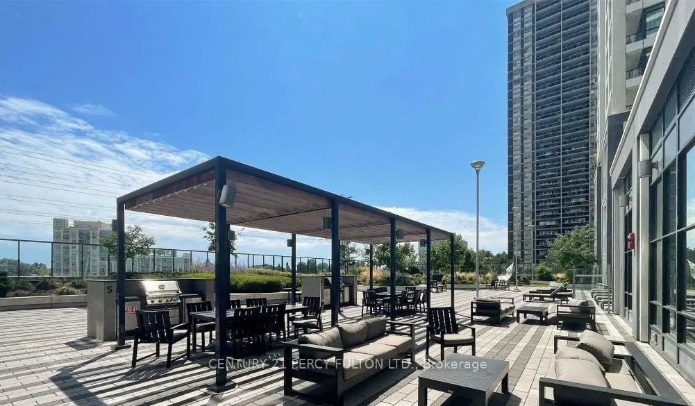 9 Mabelle Avenue, #924