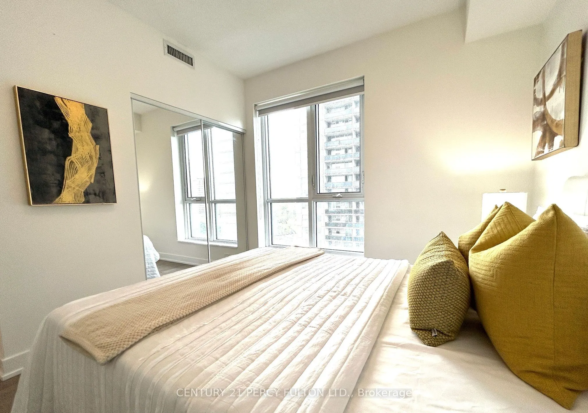 9 Mabelle Avenue, #924