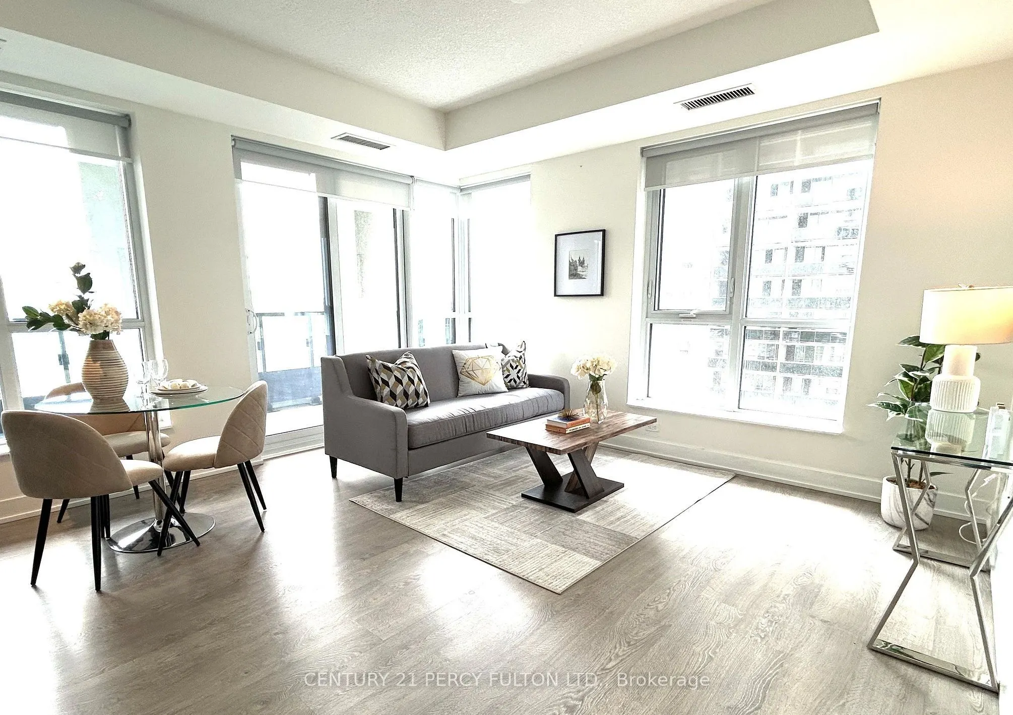 9 Mabelle Avenue, #924