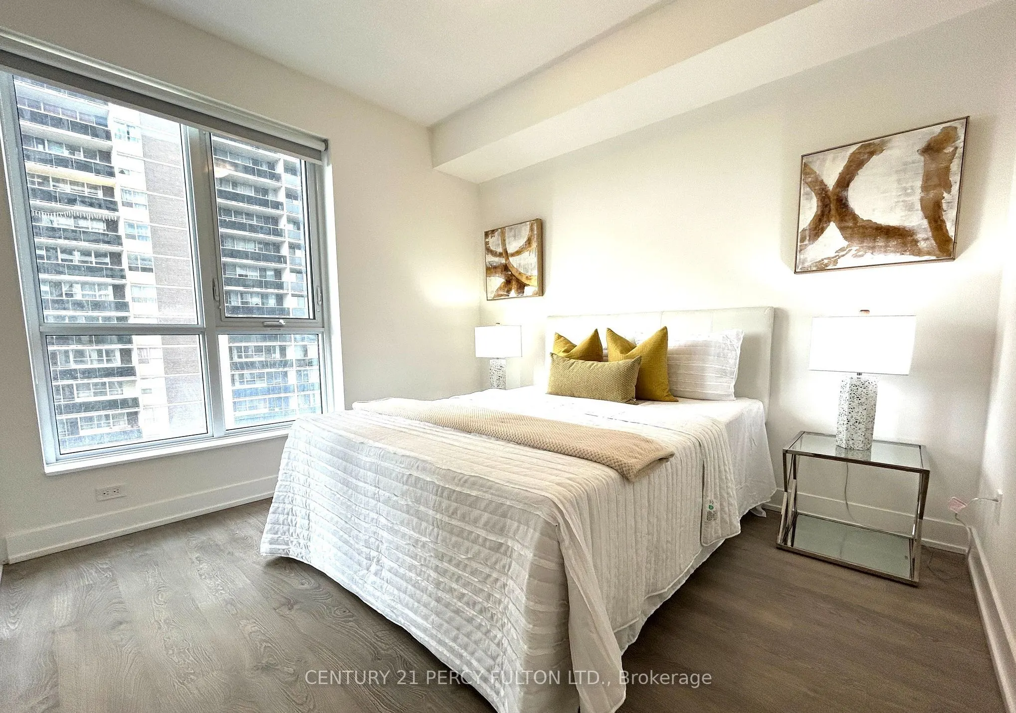 9 Mabelle Avenue, #924