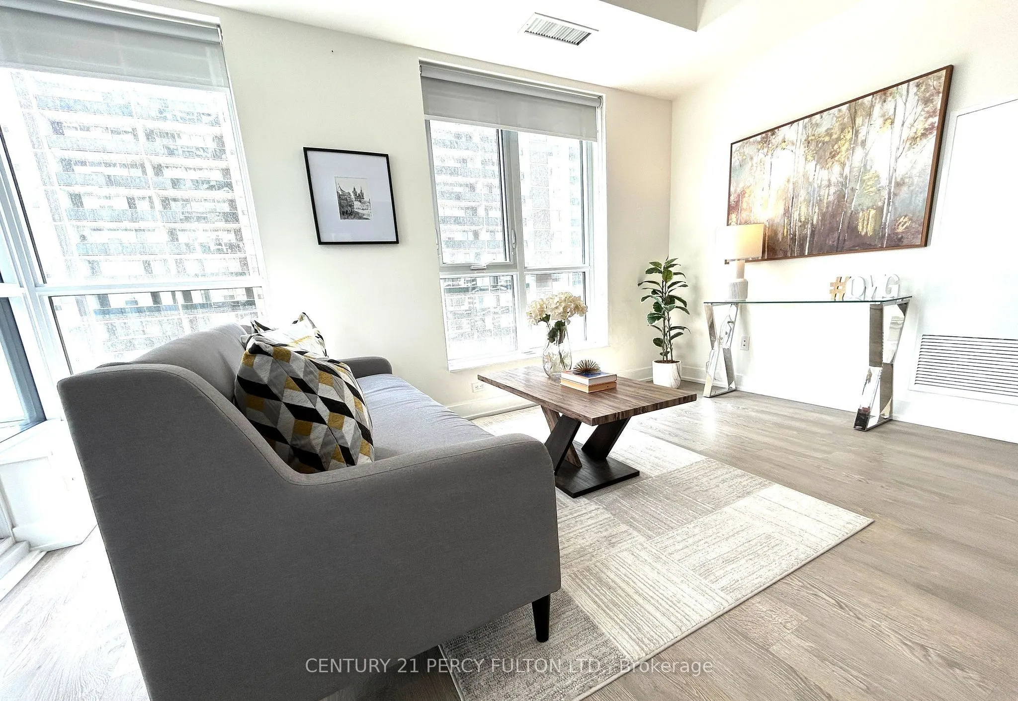 9 Mabelle Avenue, #924
