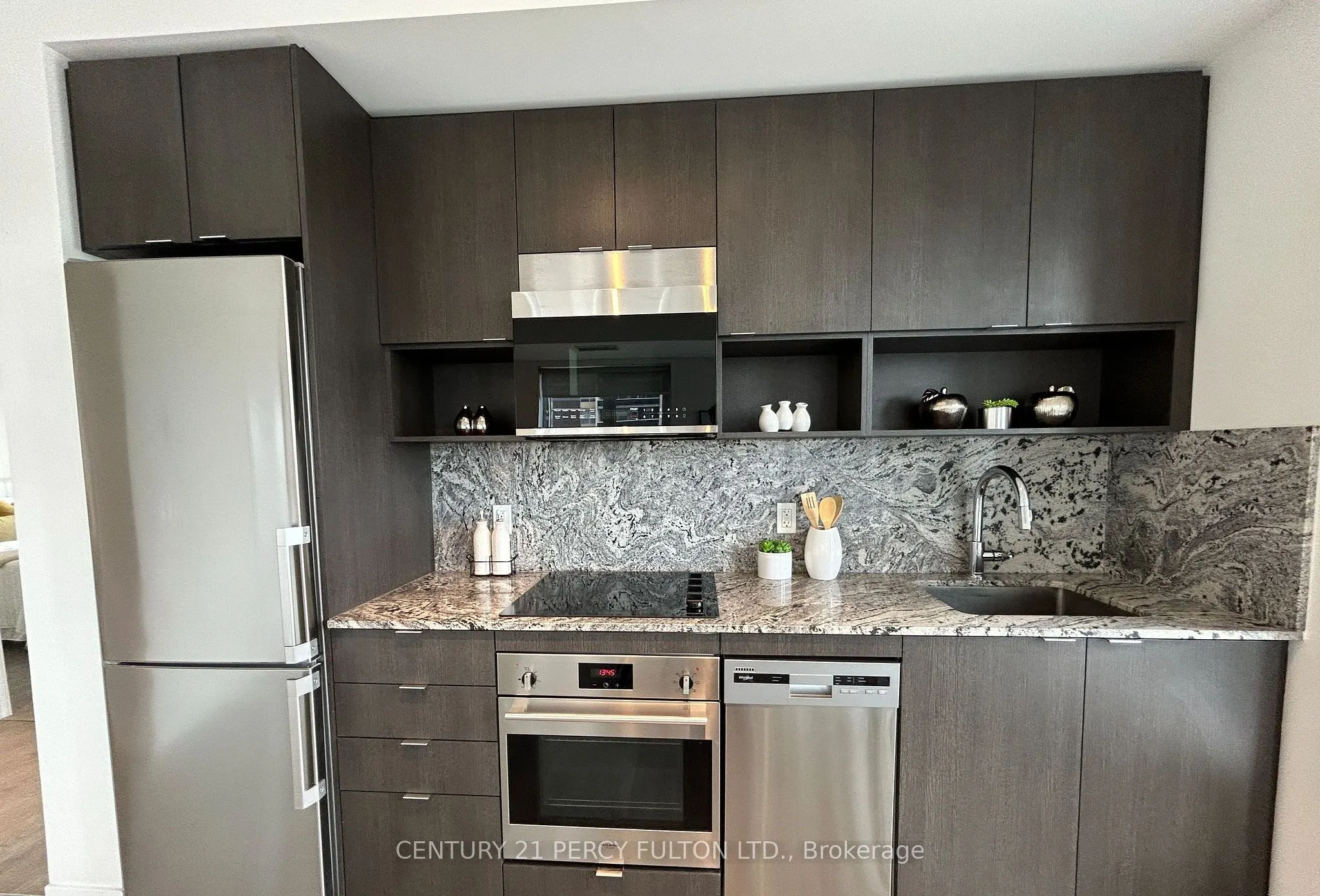 9 Mabelle Avenue, #924