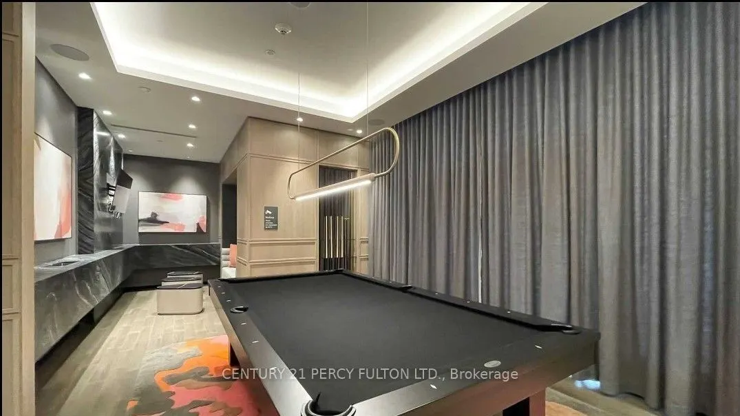 9 Mabelle Avenue, #924