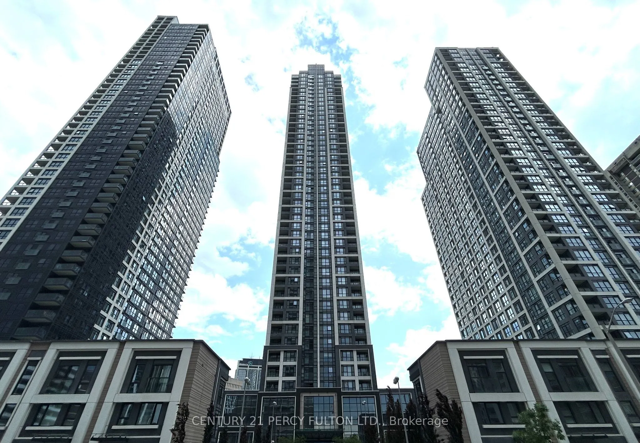 9 Mabelle Avenue, #924