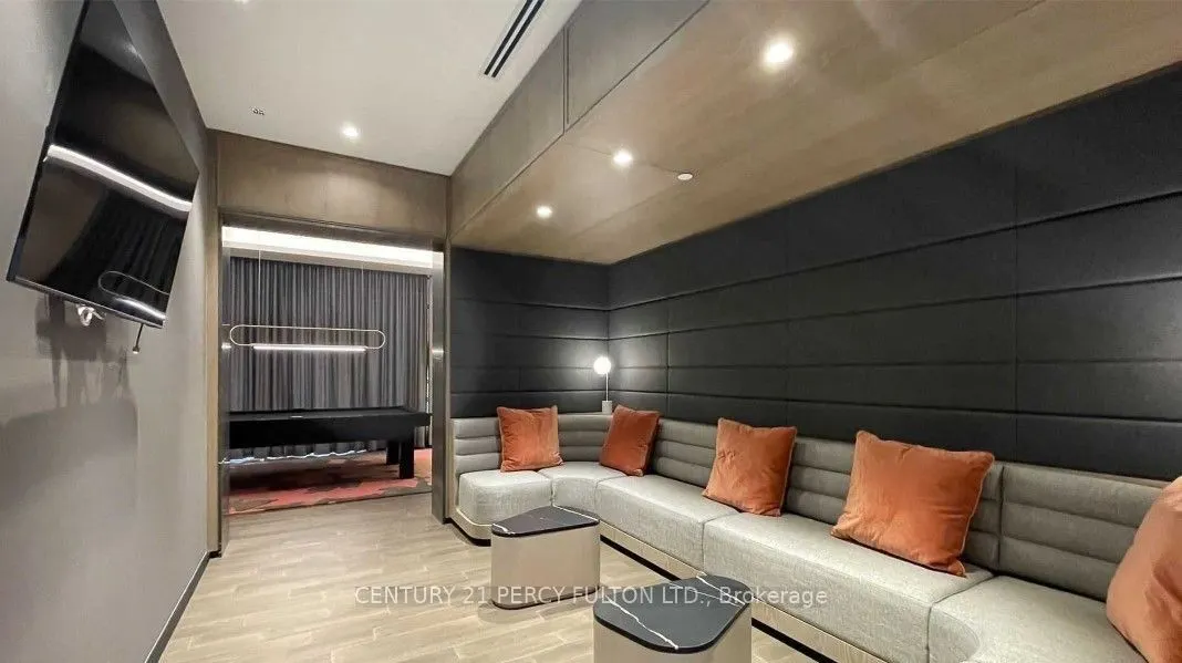 9 Mabelle Avenue, #924