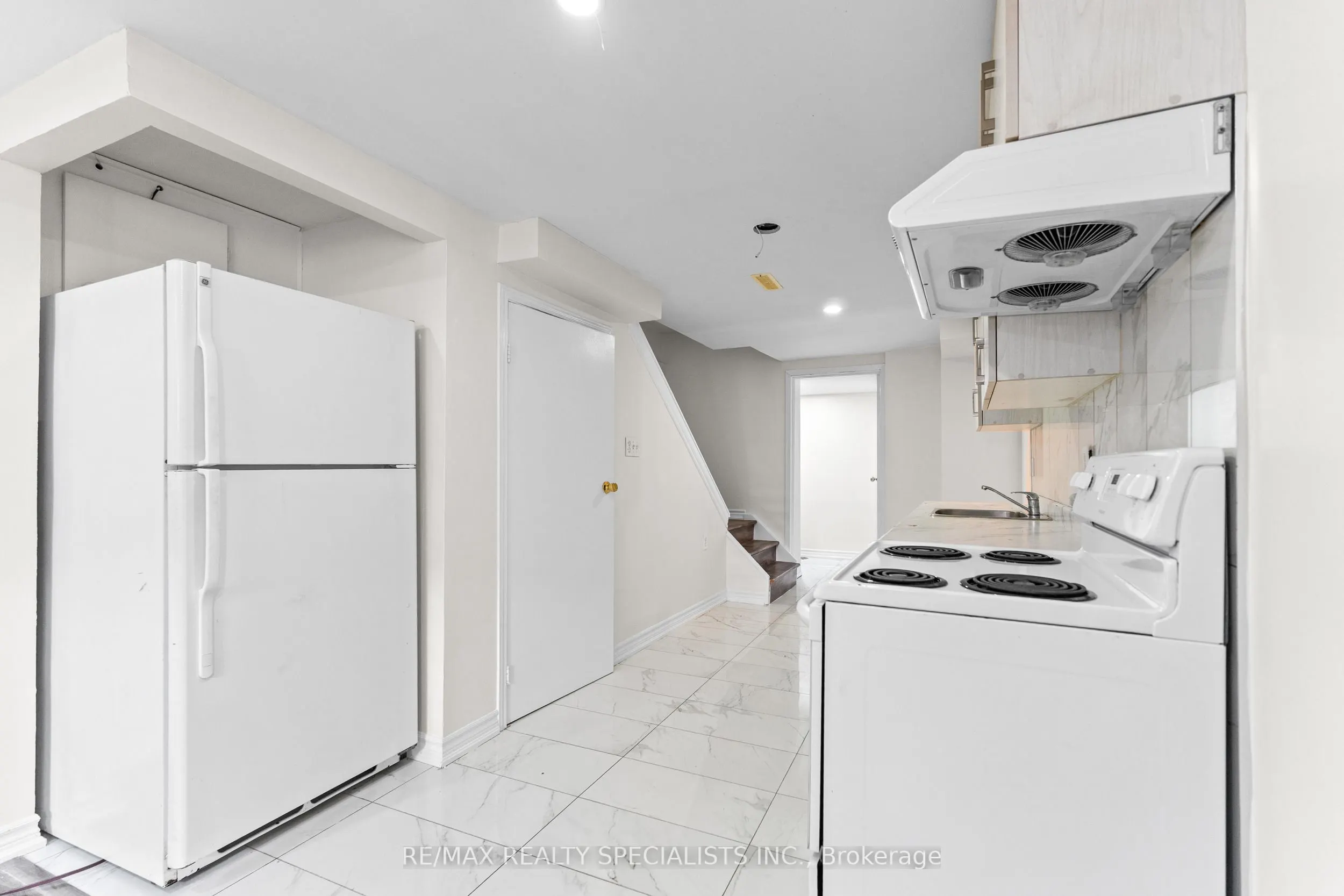 75 Winterfold Drive