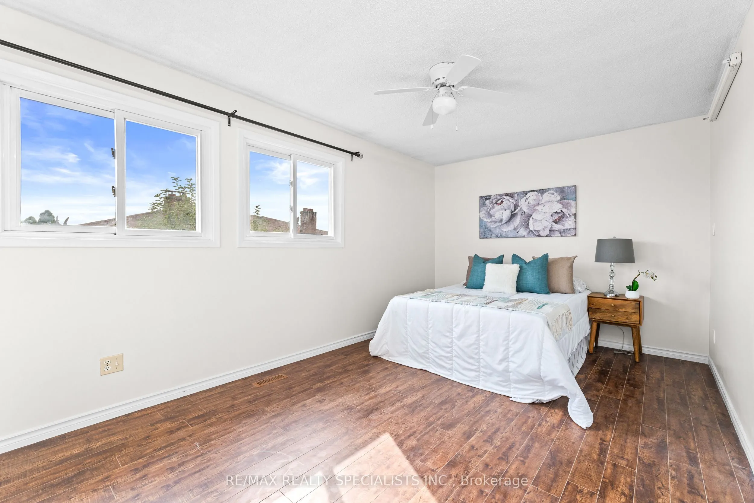 75 Winterfold Drive