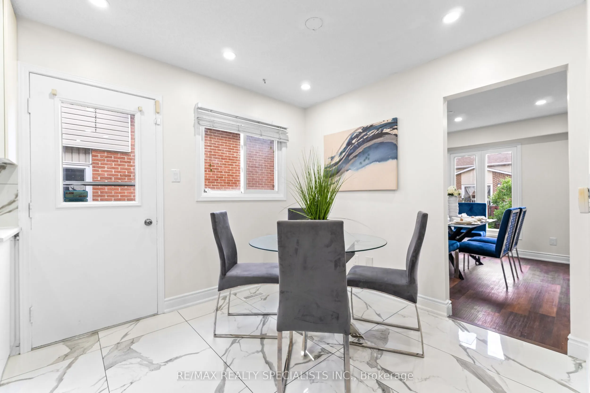 75 Winterfold Drive